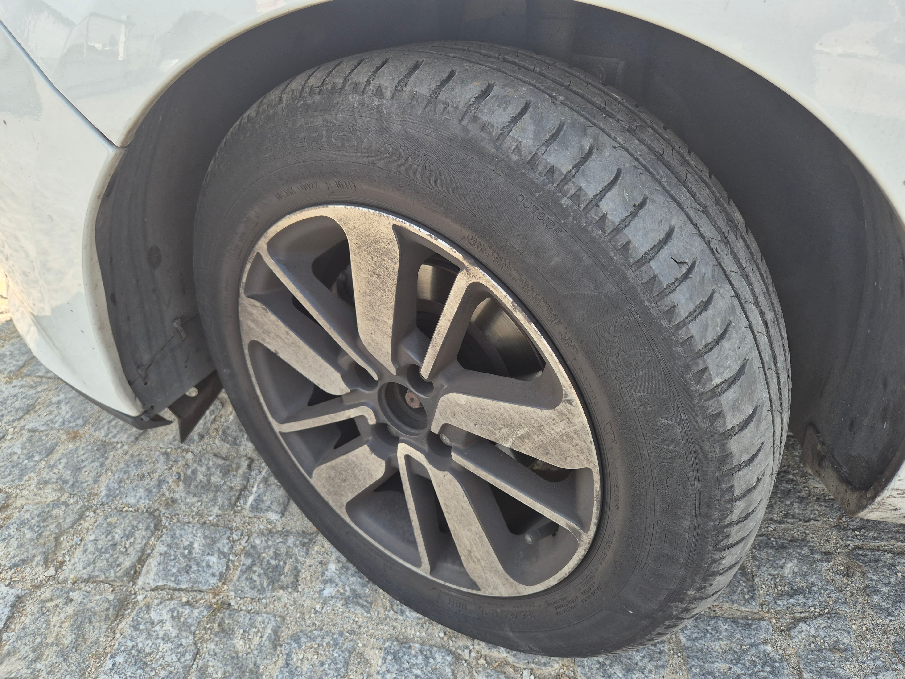 Renault Clio · Ano 2014 — imagem 11
