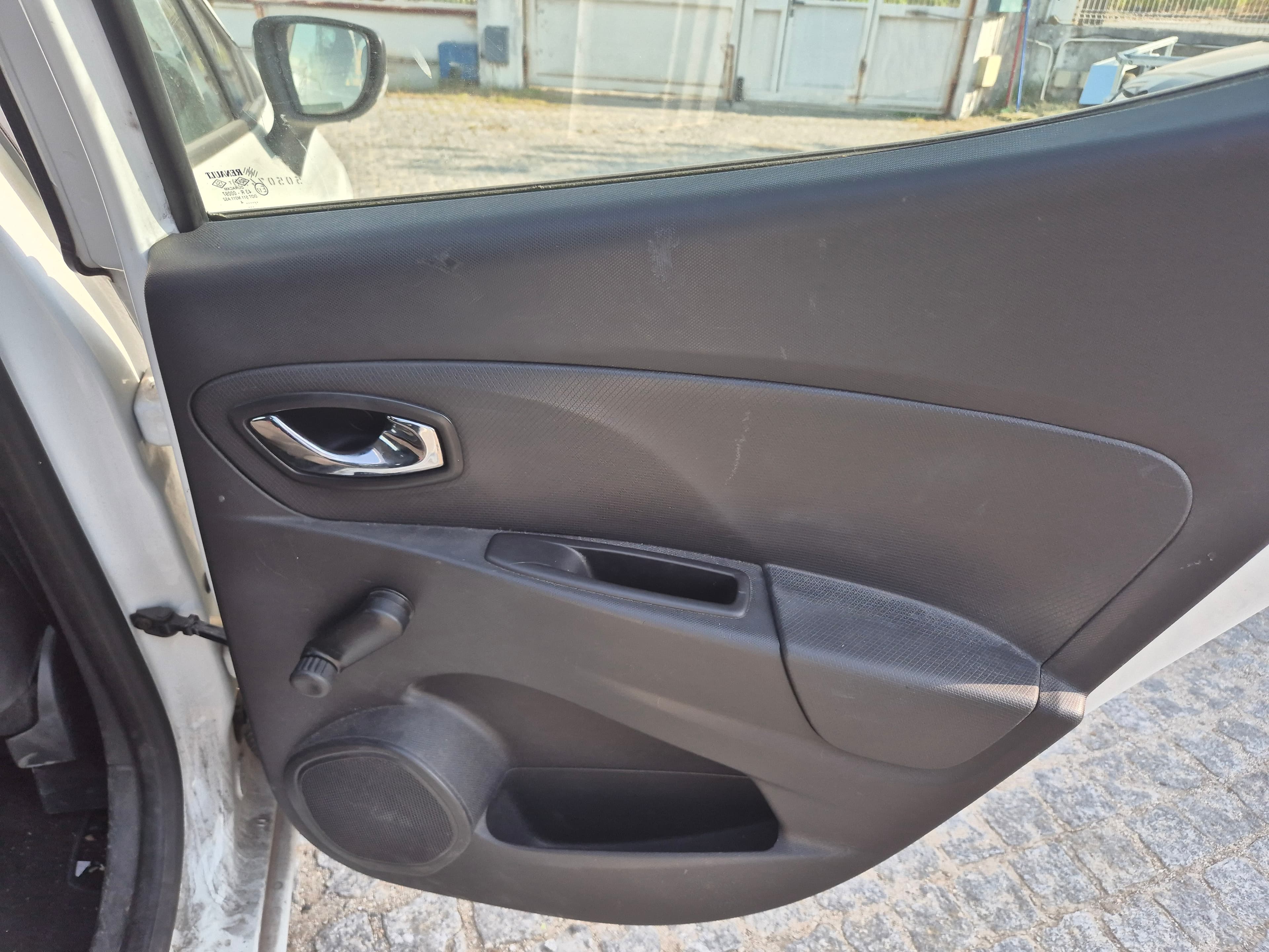 Renault Clio · Ano 2014 — imagem 24