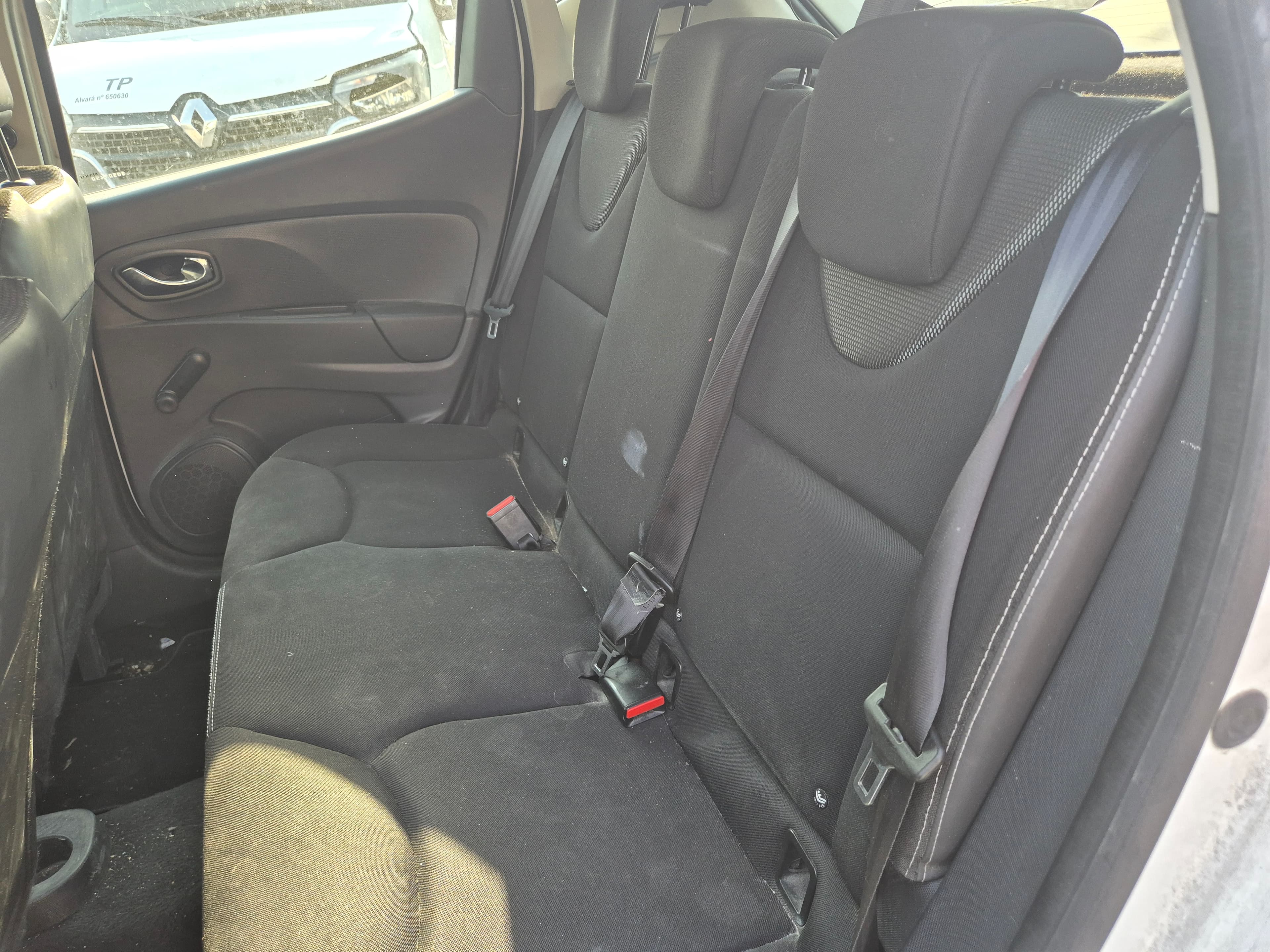 Renault Clio · Ano 2014 — imagem 31