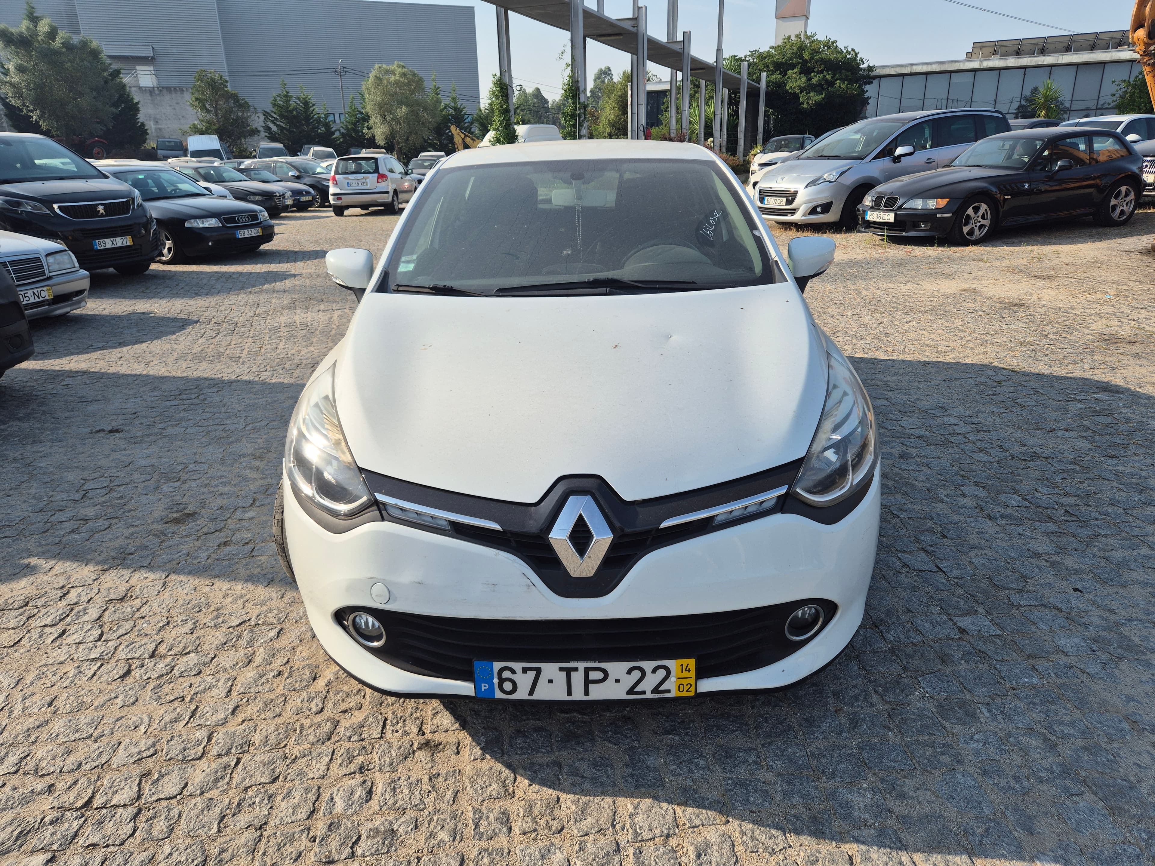 Renault Clio · Ano 2014 — imagem 2