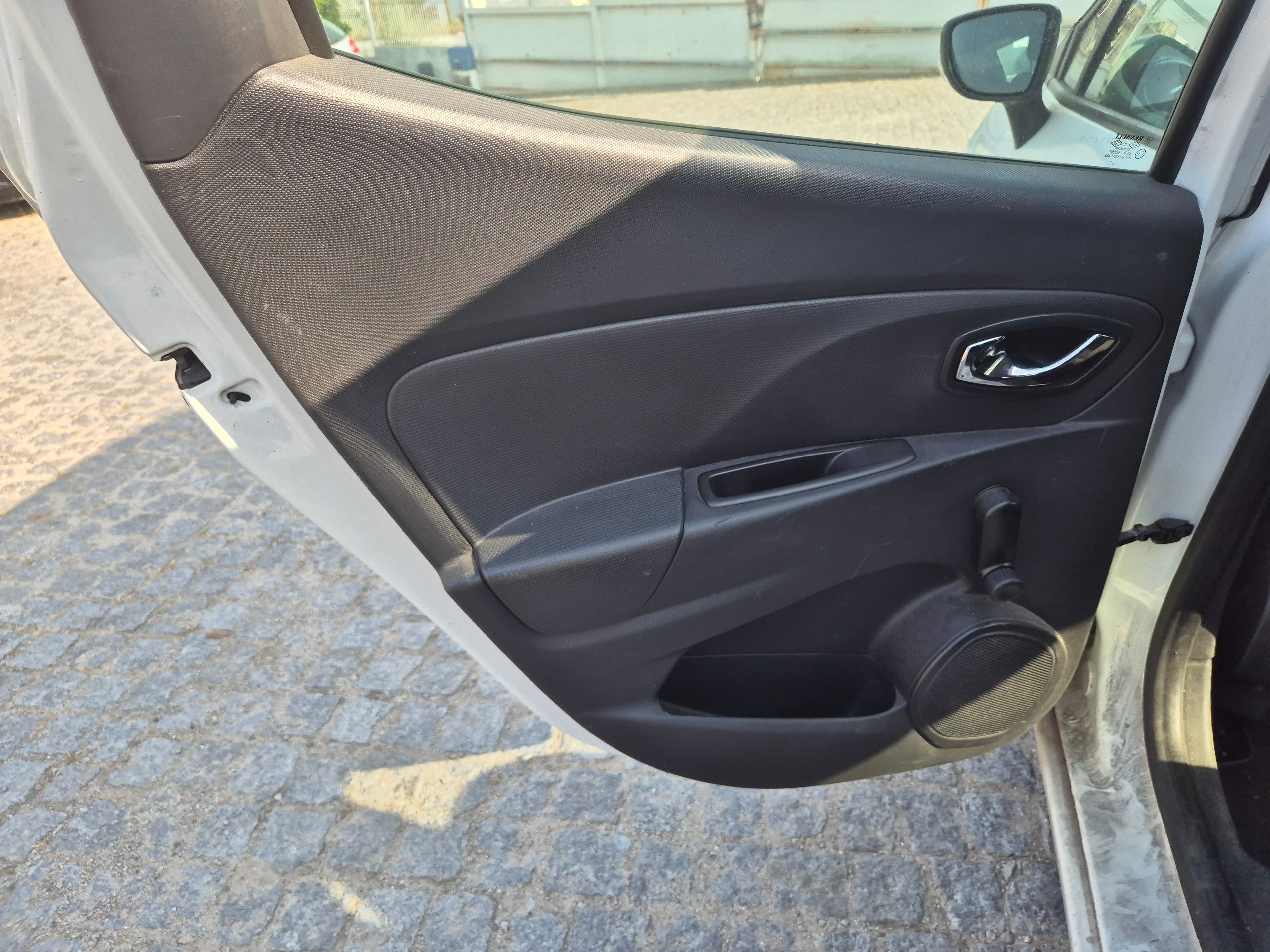 Renault Clio · Ano 2014 — imagem 30