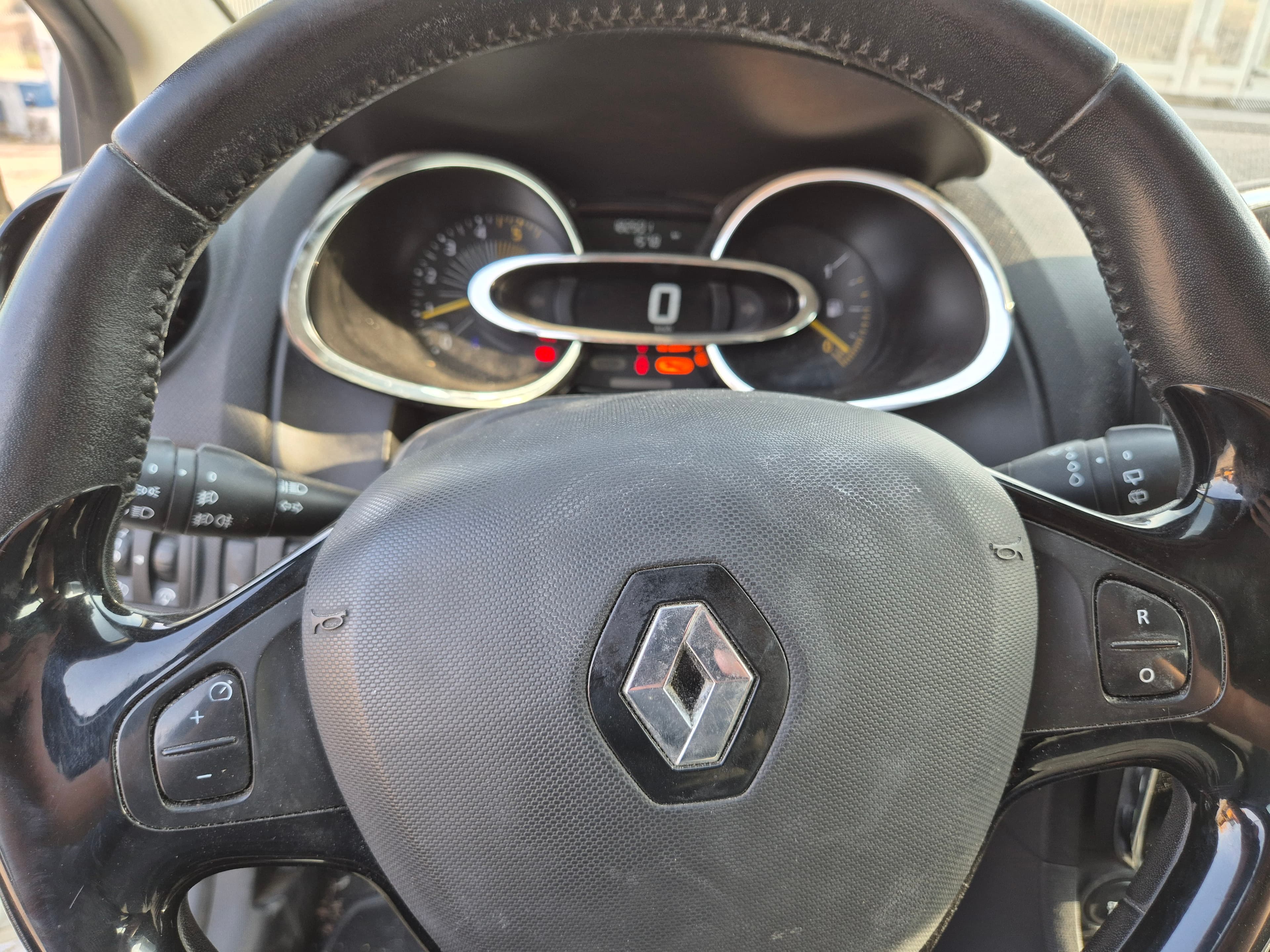 Renault Clio · Ano 2014 — imagem 41