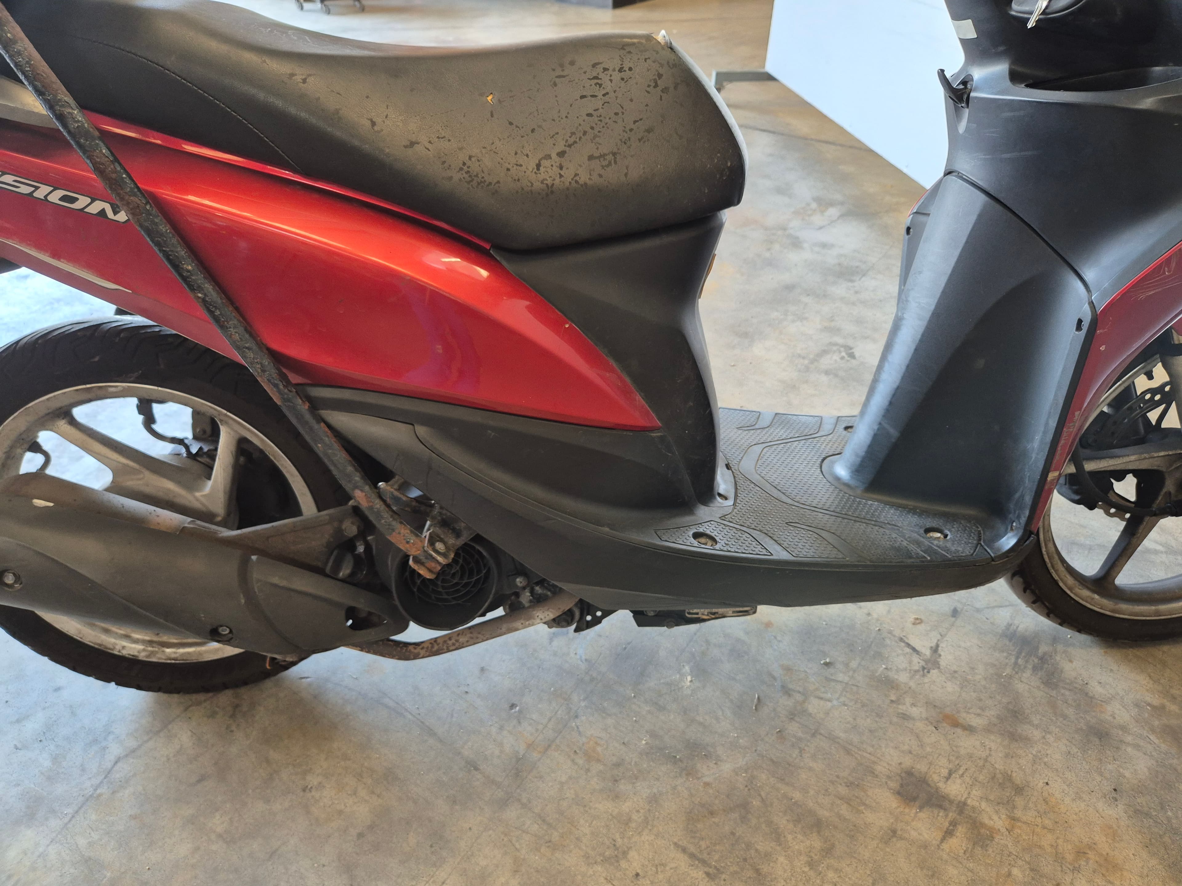 Honda Vision NSC 110 · Año 2013 — imagen 8