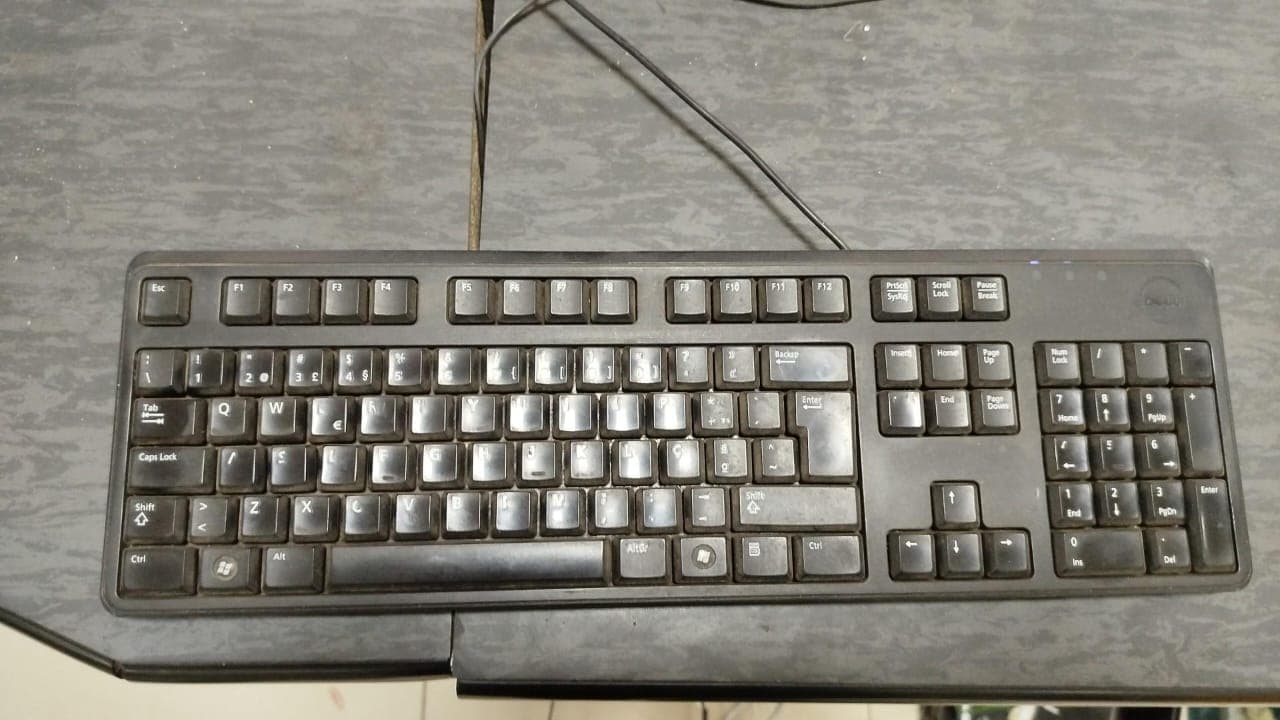 Monitor, Teclado, Mouse, Desktop, Impressora Canon, Impressora HP LaserJet — imagen 5
