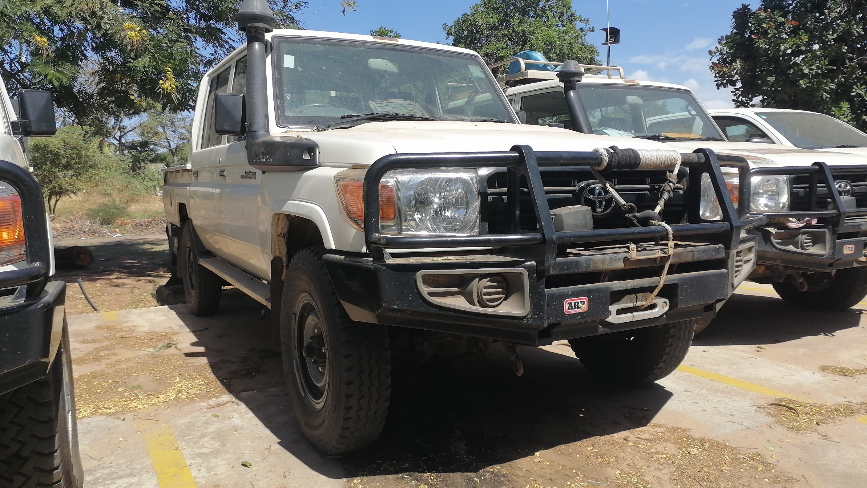 Toyota Land Cruiser79DCHZJ79R-3.18m — imagem 3