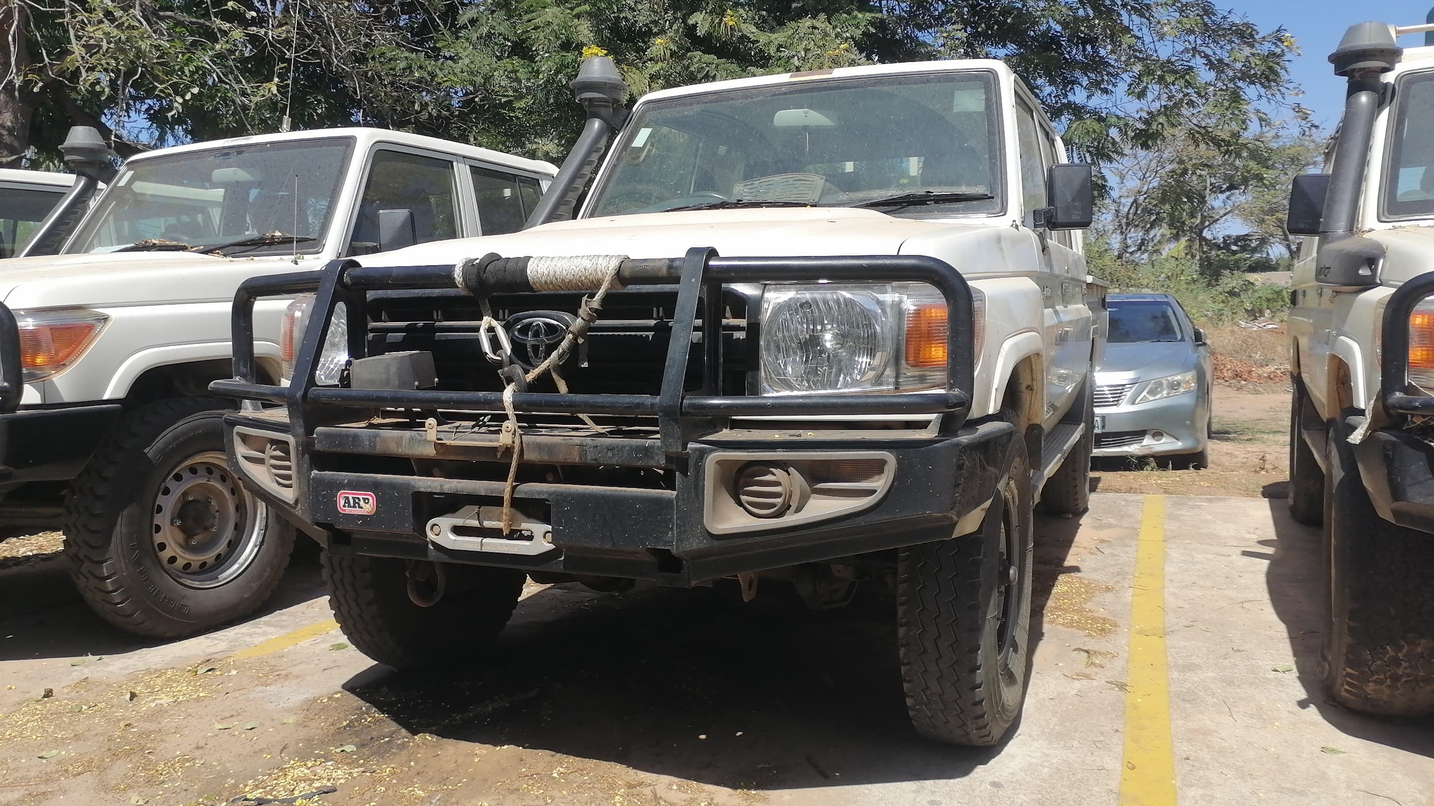 Toyota Land Cruiser79DCHZJ79R-3.18m