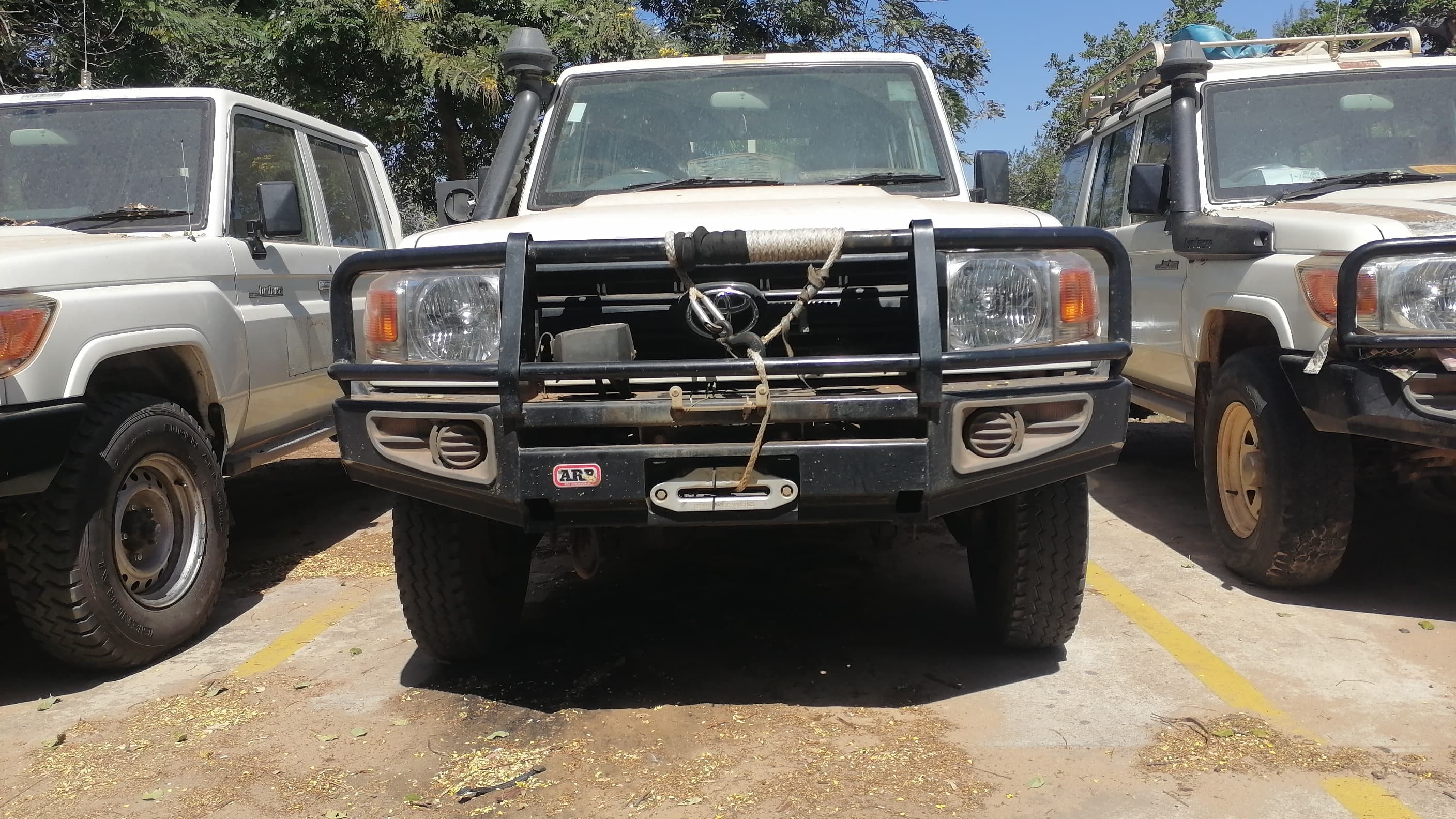 Toyota Land Cruiser79DCHZJ79R-3.18m — imagem 2