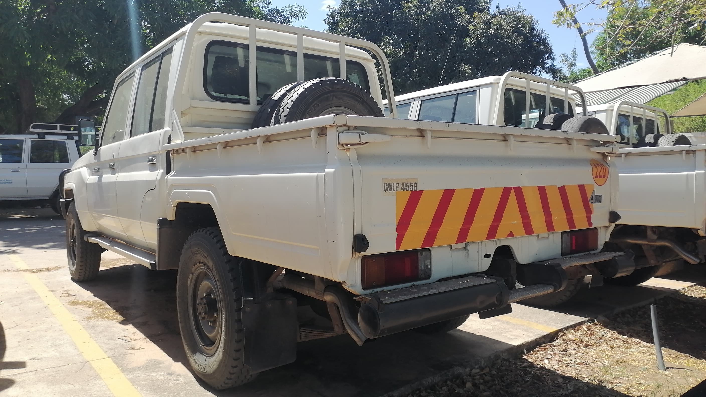 Toyota Land Cruiser79DCHZJ79R-3.18m — imagem 5