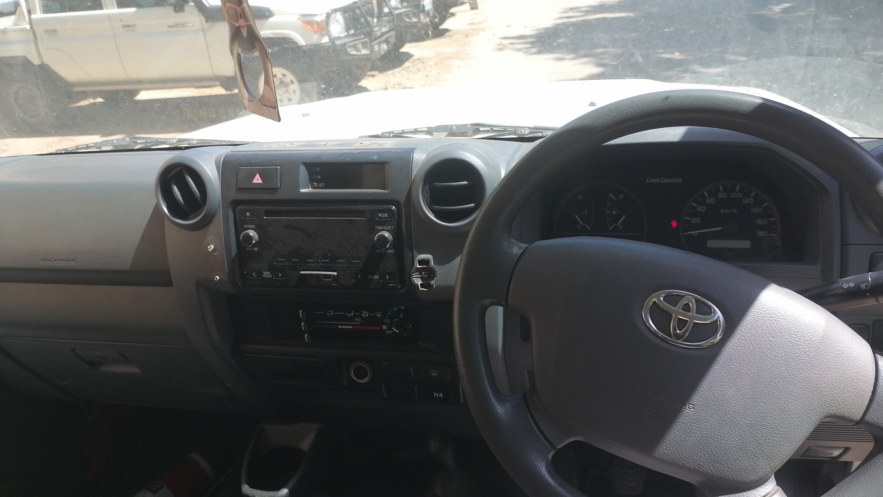 Toyota Land Cruiser 3.20m — image 2