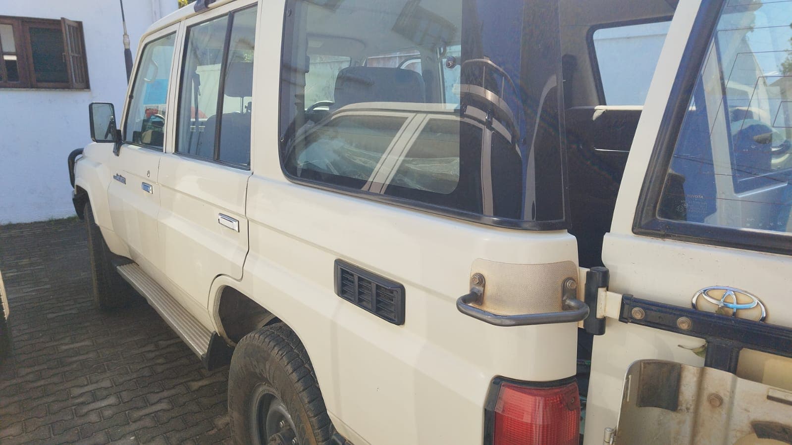 Toyota Land Cruiser LC76HZJ76R - 2,70m — imagen 15