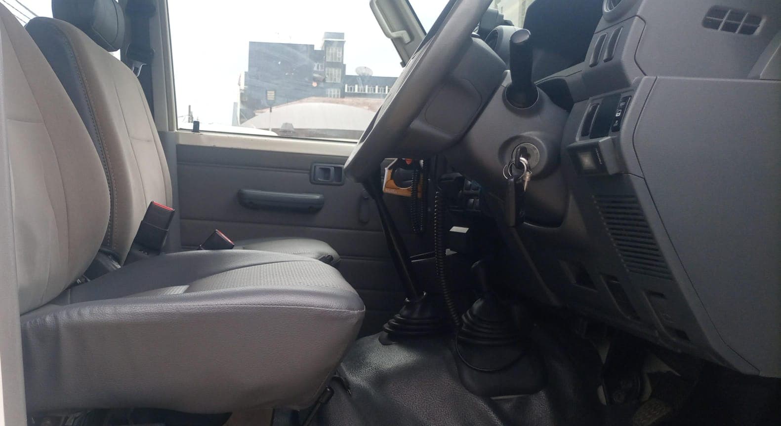 Toyota Land Cruiser - 2018 — imagem 9