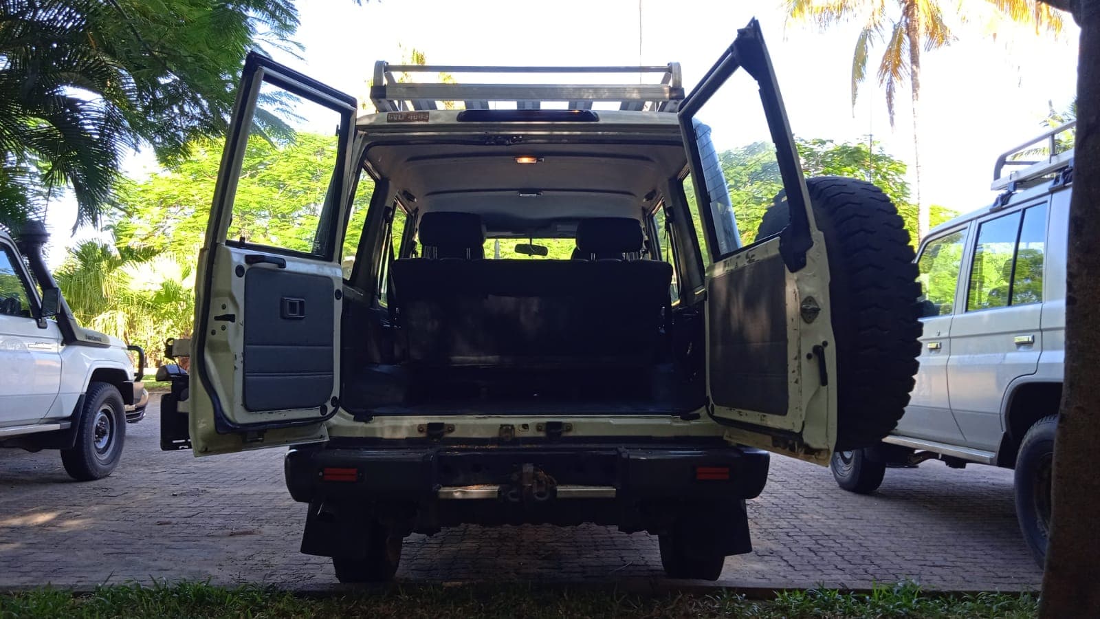 Toyota/Land Cruiser - 2018 — image 19
