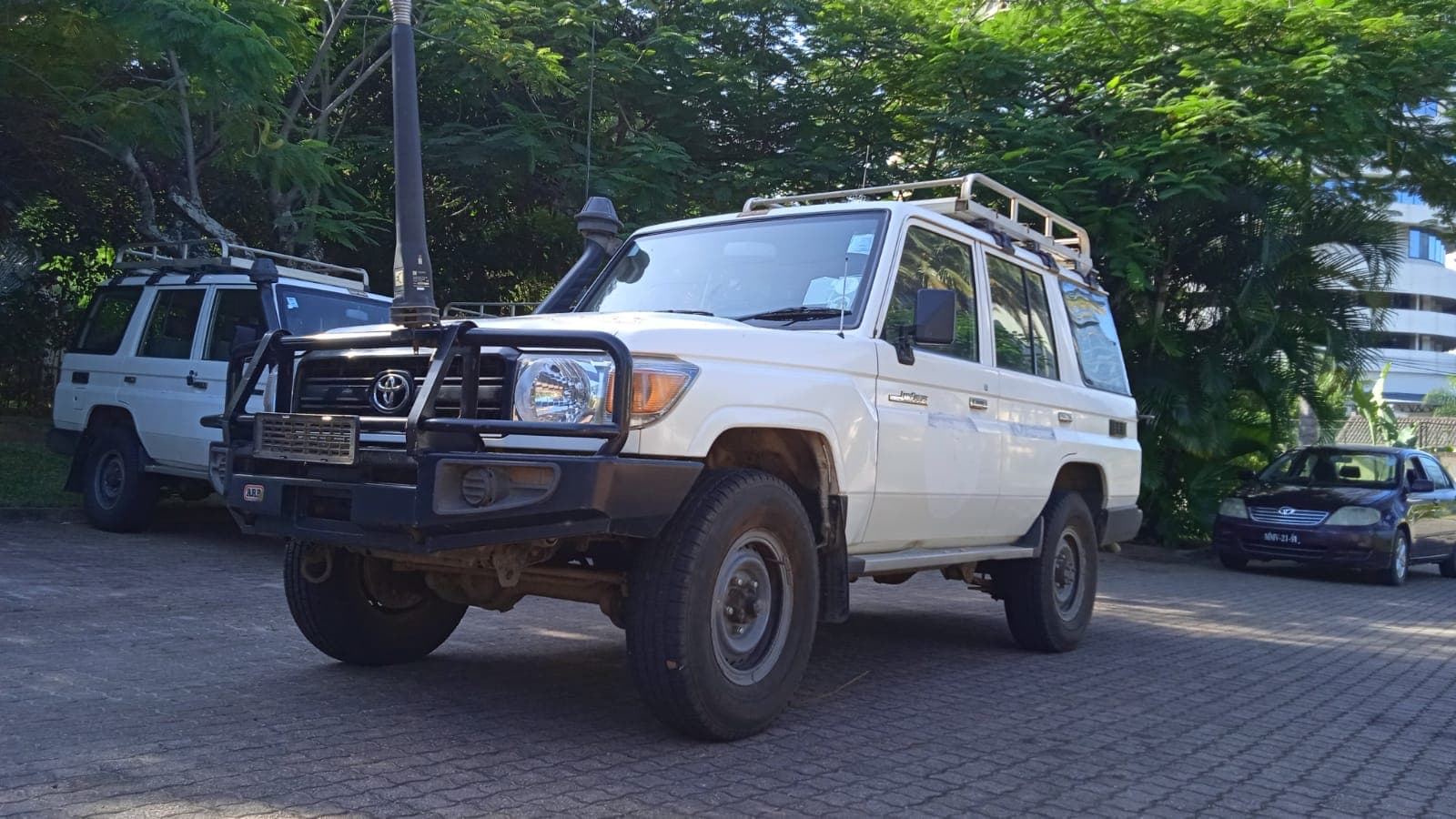Toyota/Land Cruiser - 2018 — image 2