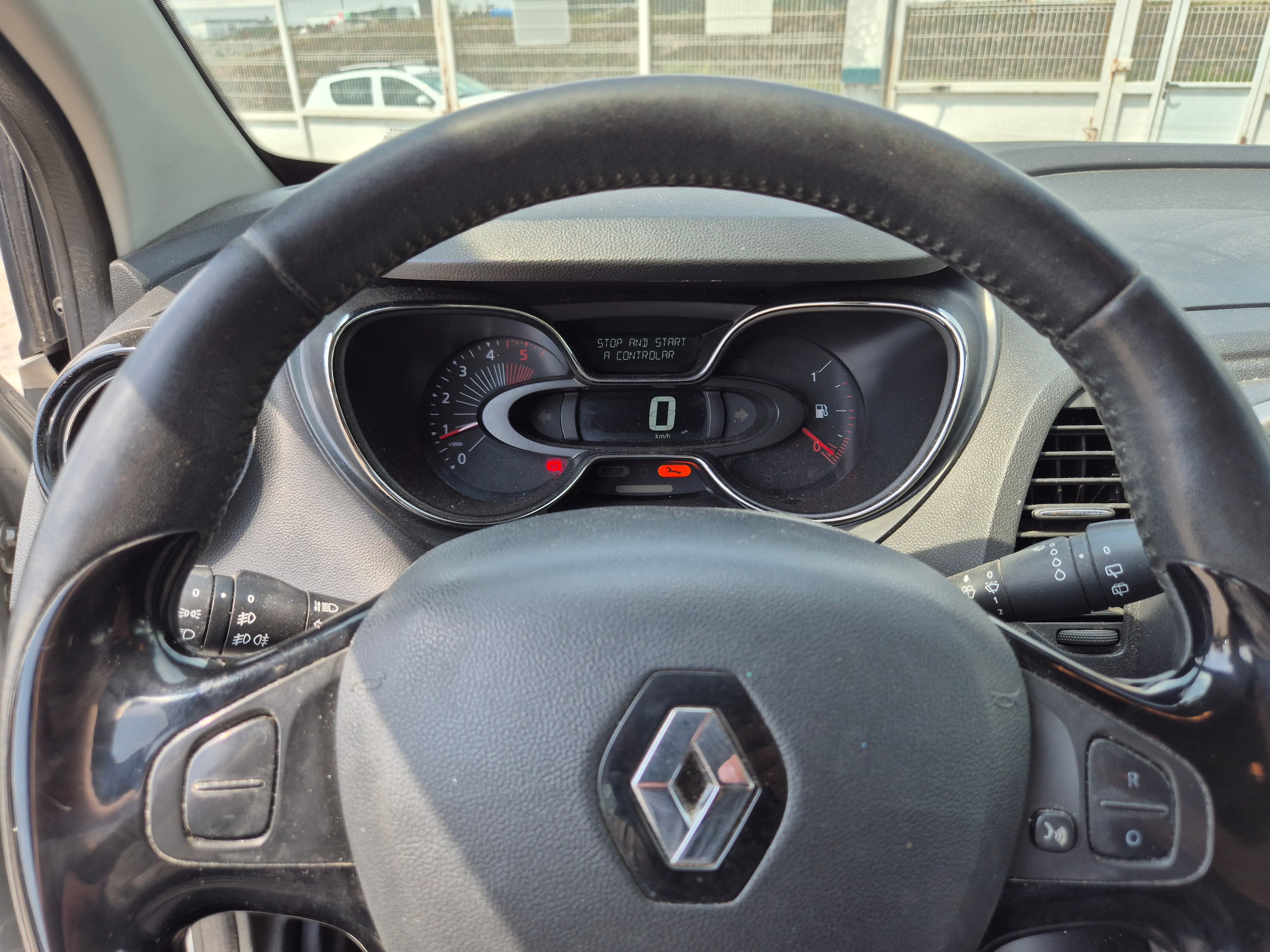Renault Captur · Ano 2016 — imagem 28