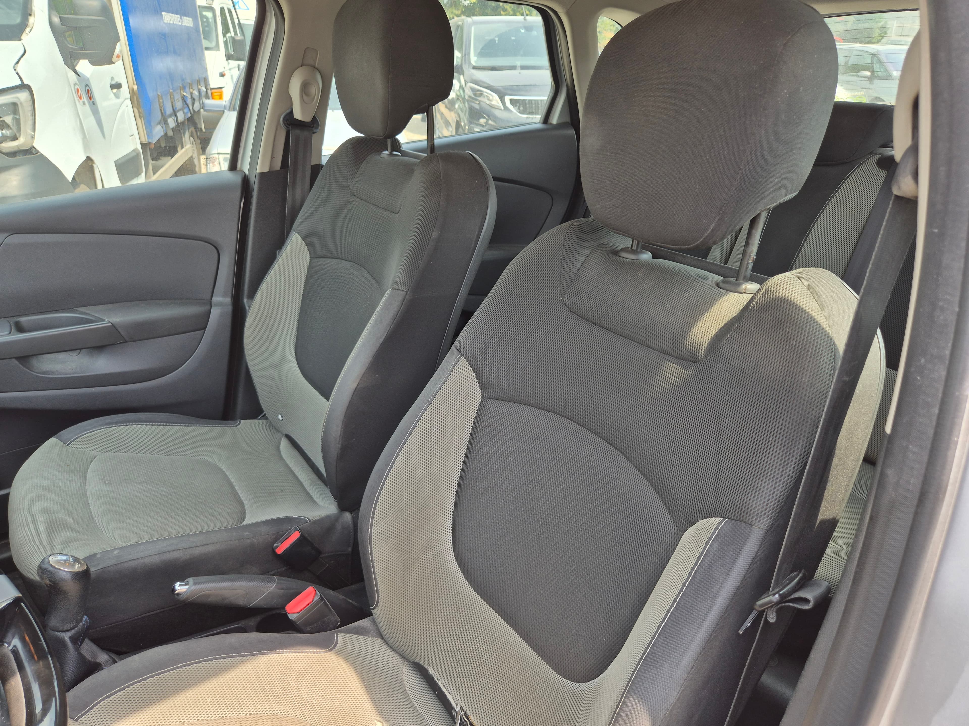Renault Captur · Ano 2016 — imagem 24