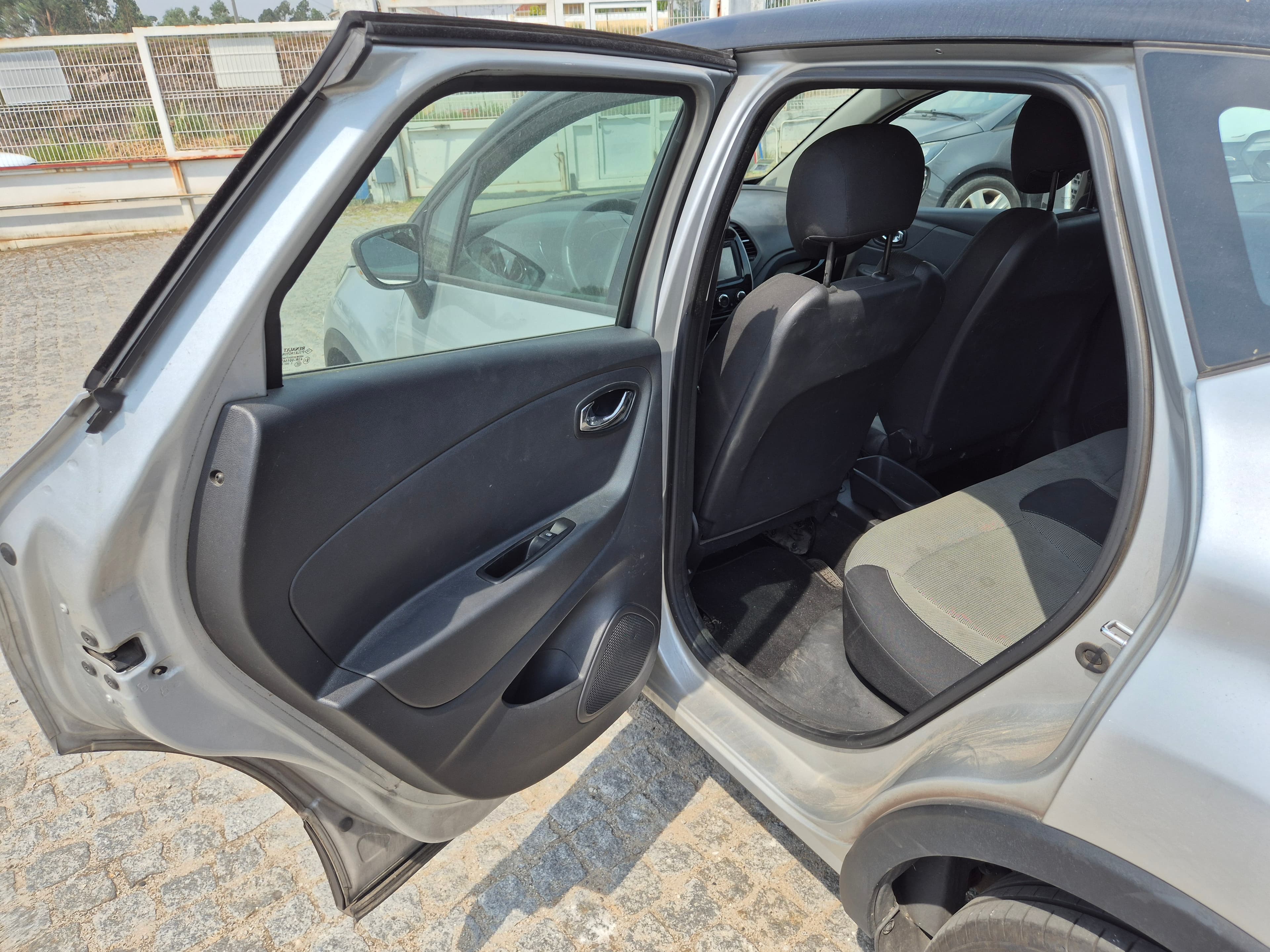 Renault Captur · Ano 2016 — imagem 21