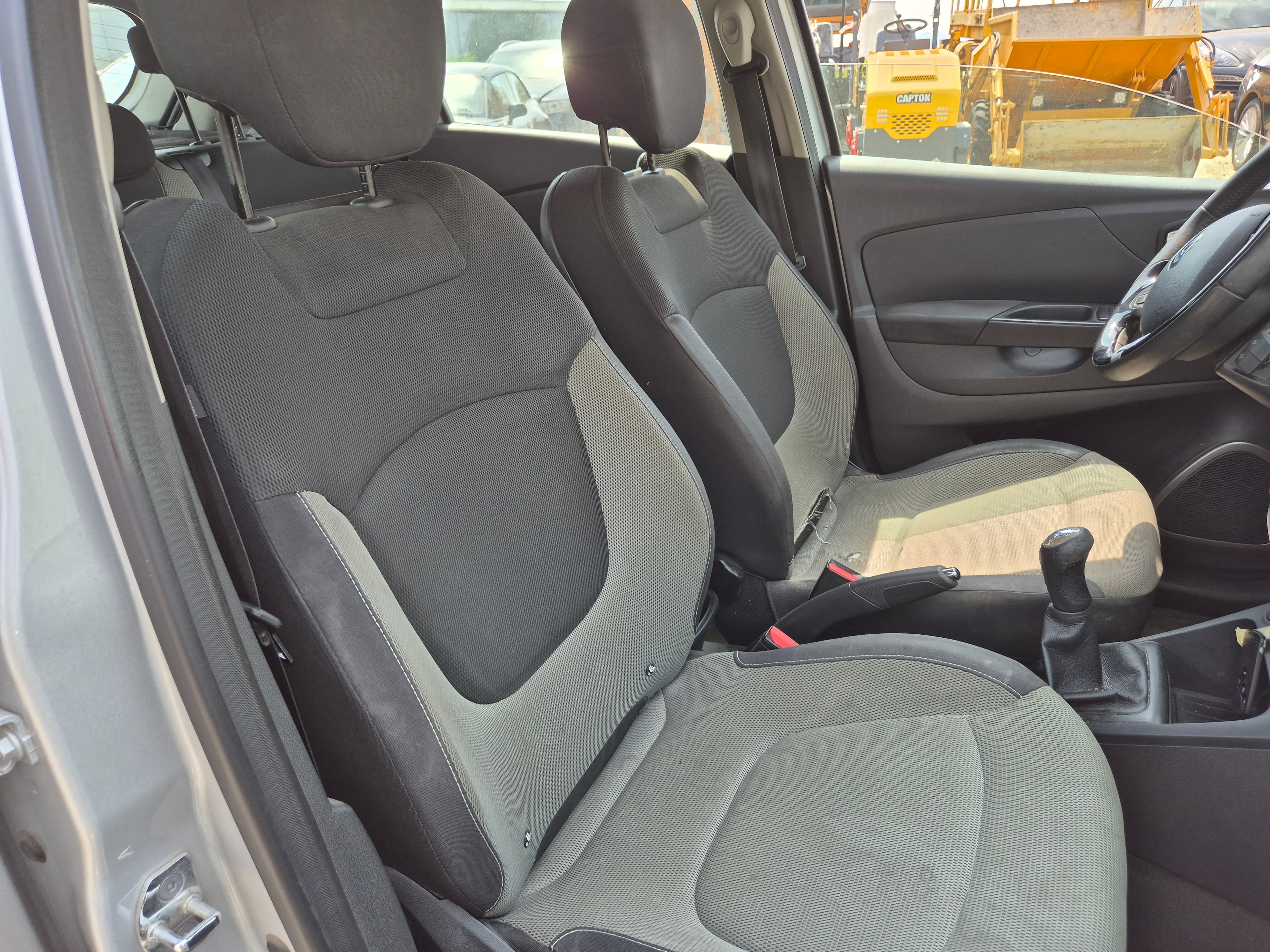 Renault Captur · Ano 2016 — imagem 20