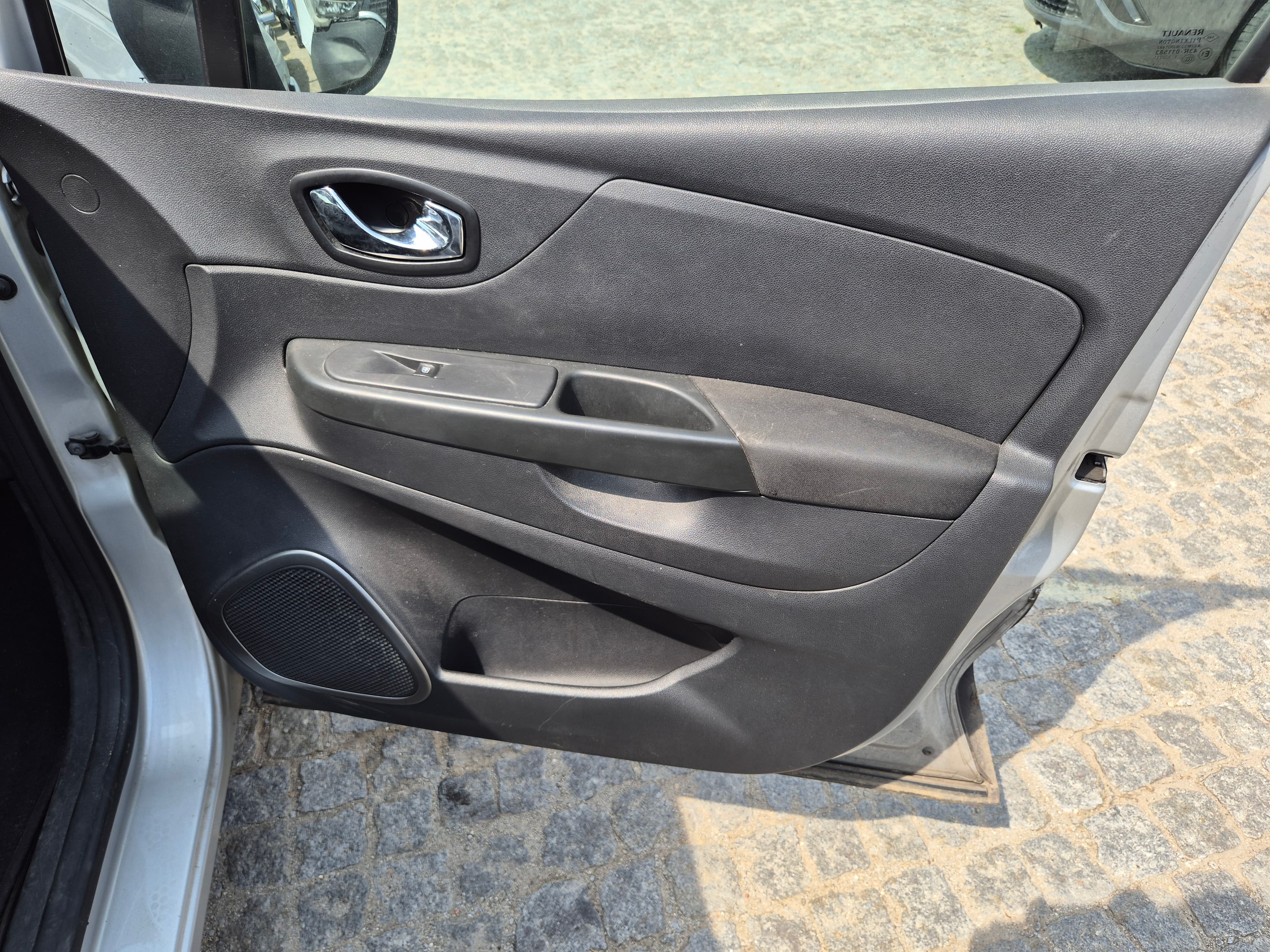 Renault Captur · Ano 2016 — imagem 19