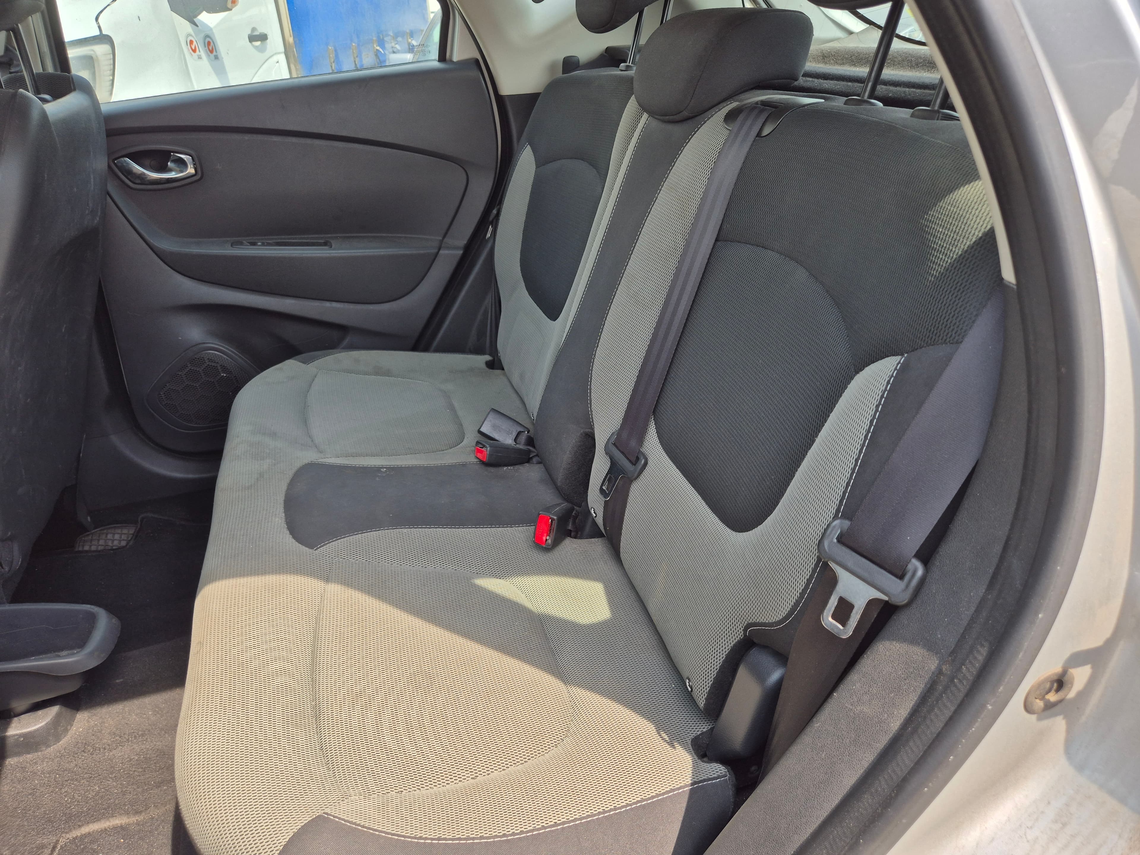 Renault Captur · Ano 2016 — imagem 23