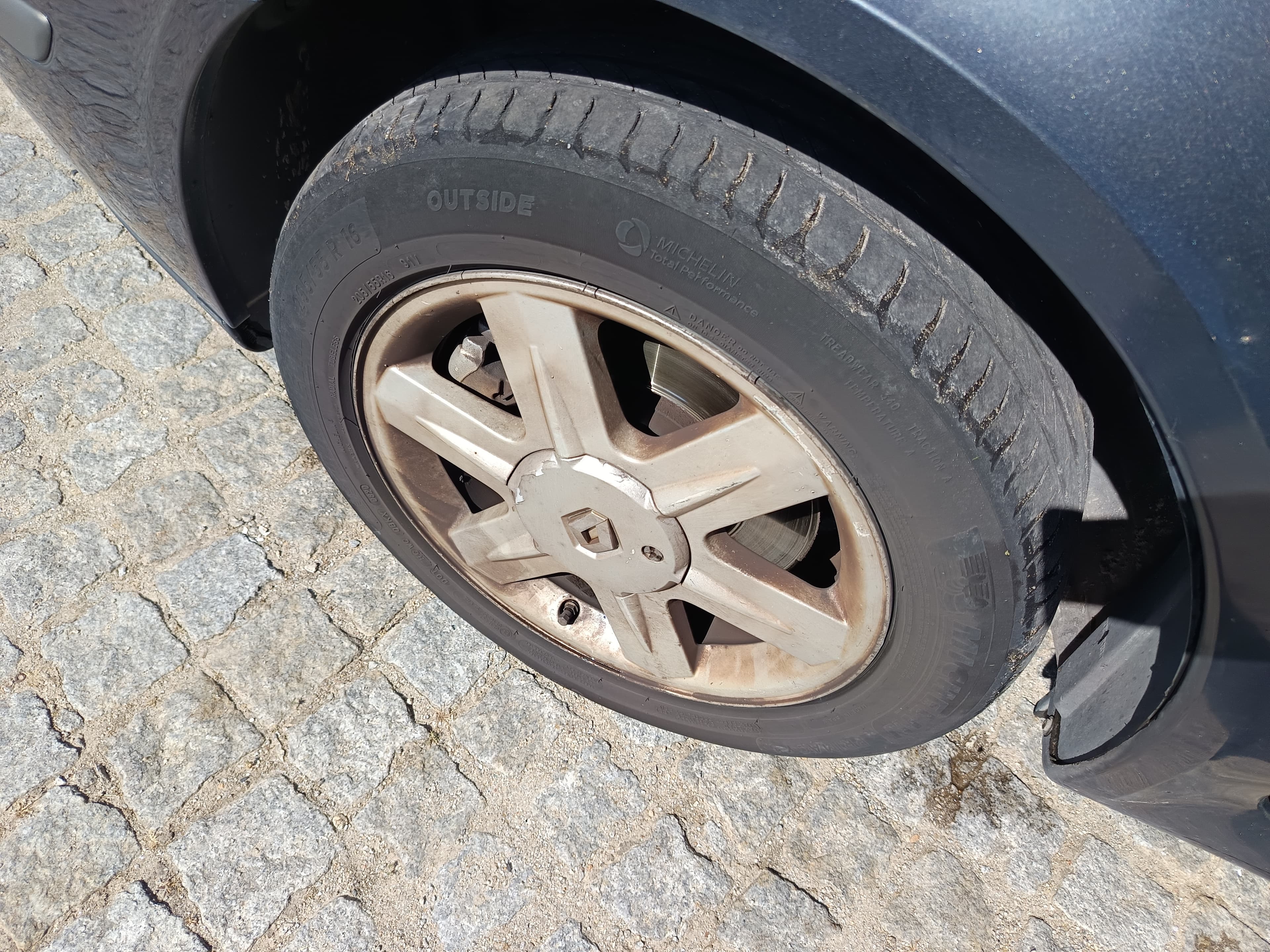 Renault Laguna · Ano 2002 — imagem 19
