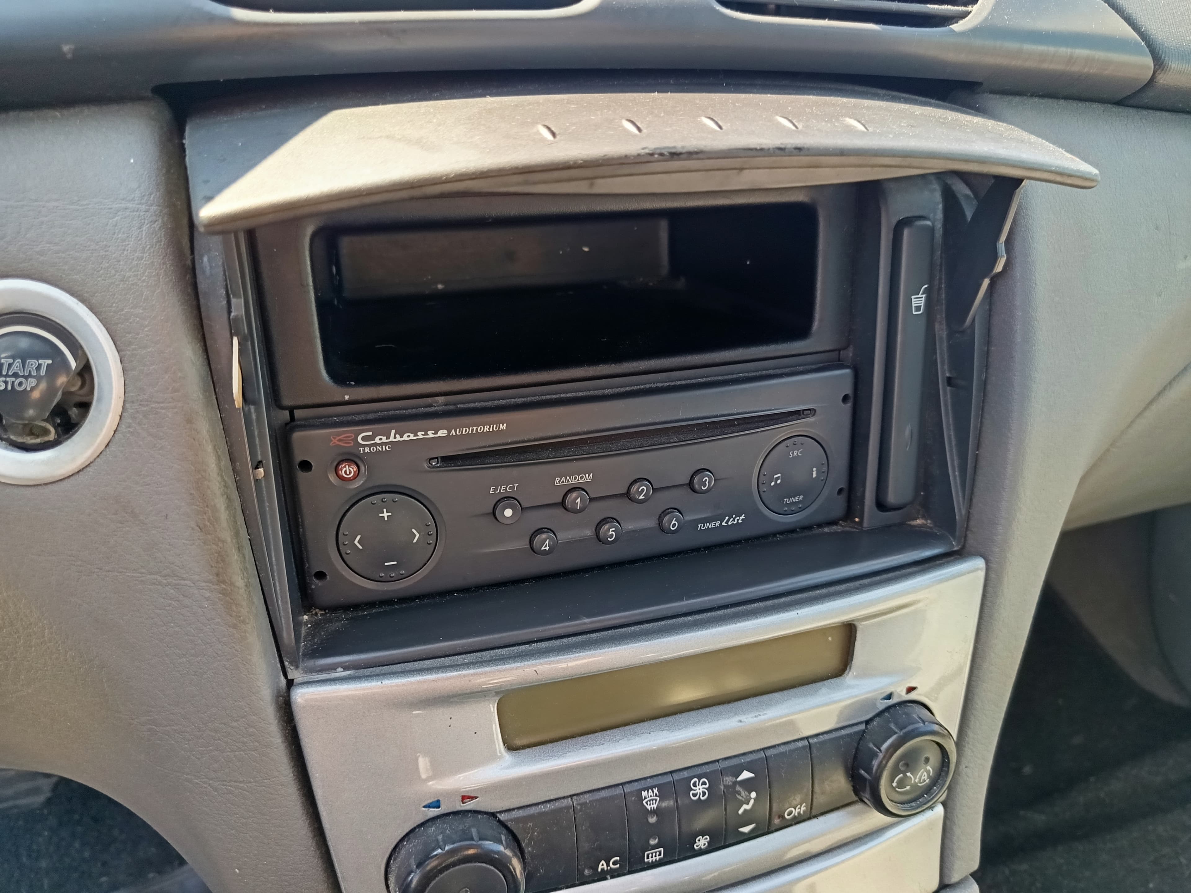 Renault Laguna · Ano 2002 — imagem 40