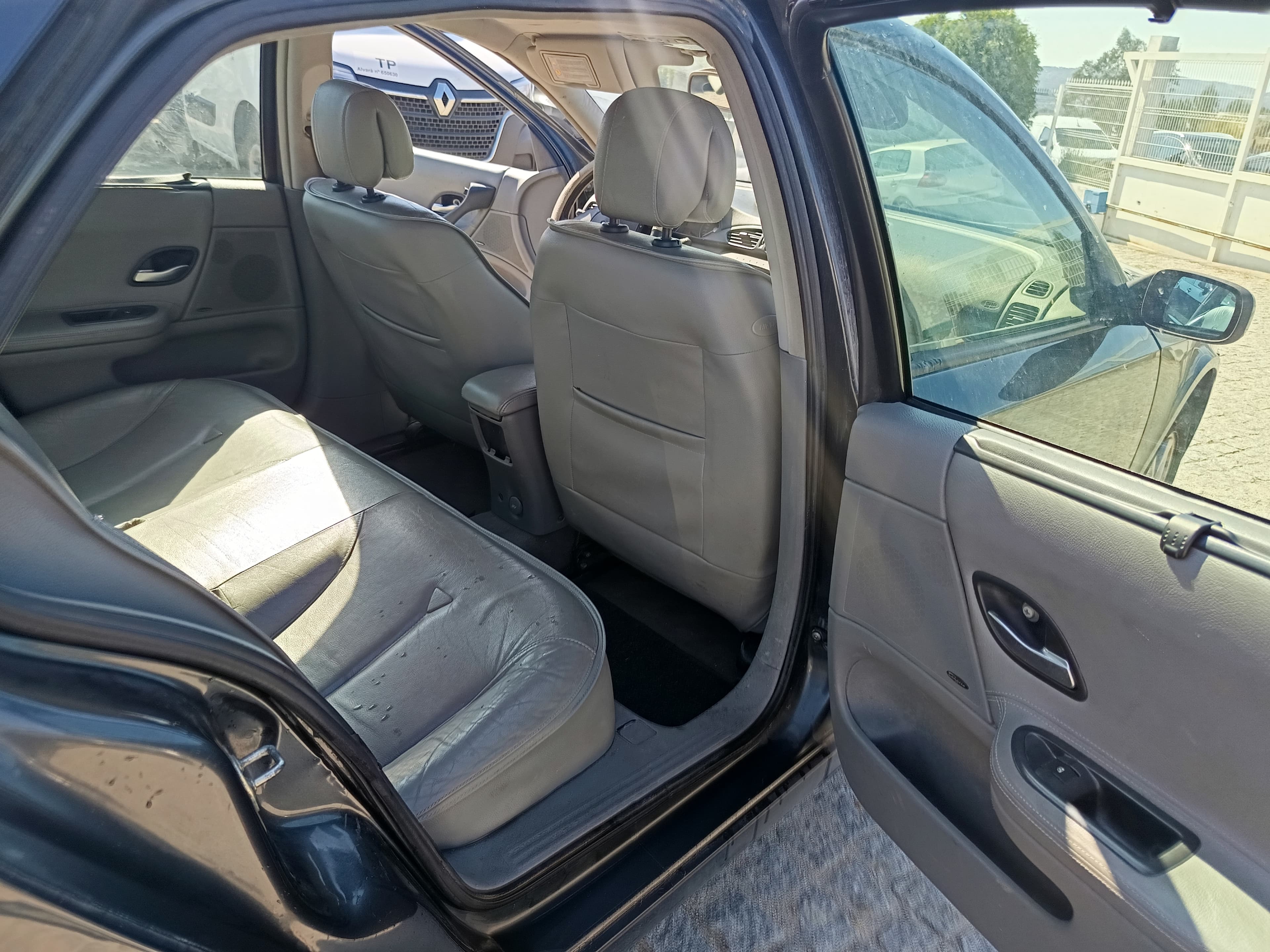 Renault Laguna · Ano 2002 — imagem 24