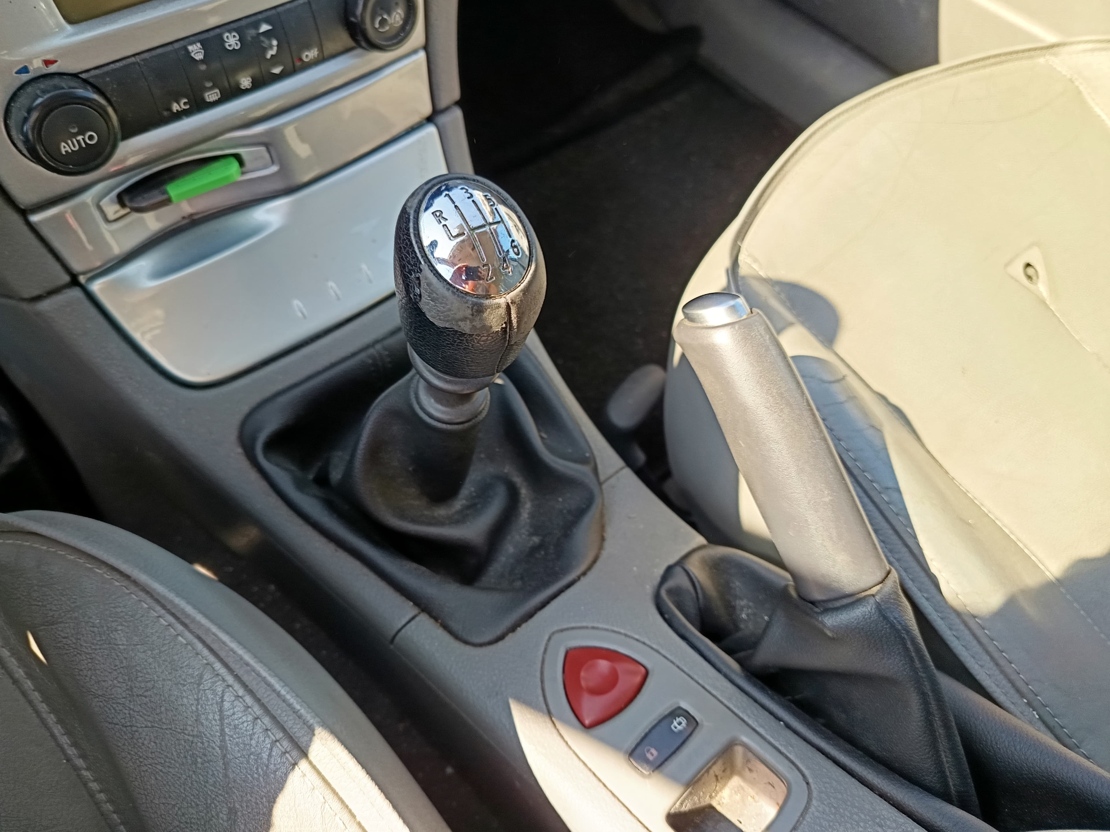Renault Laguna · Ano 2002 — imagem 42