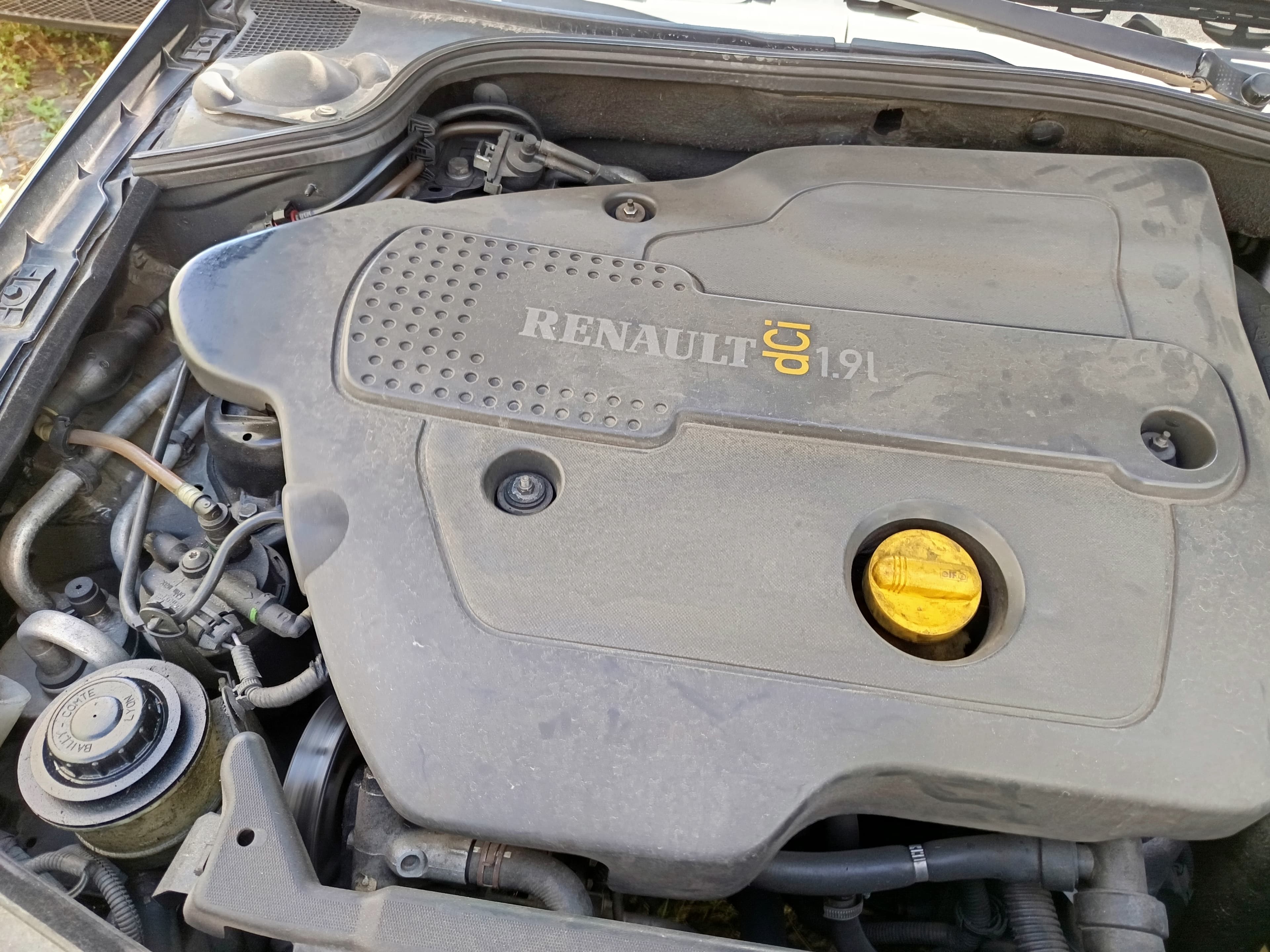 Renault Laguna · Ano 2002 — imagem 8
