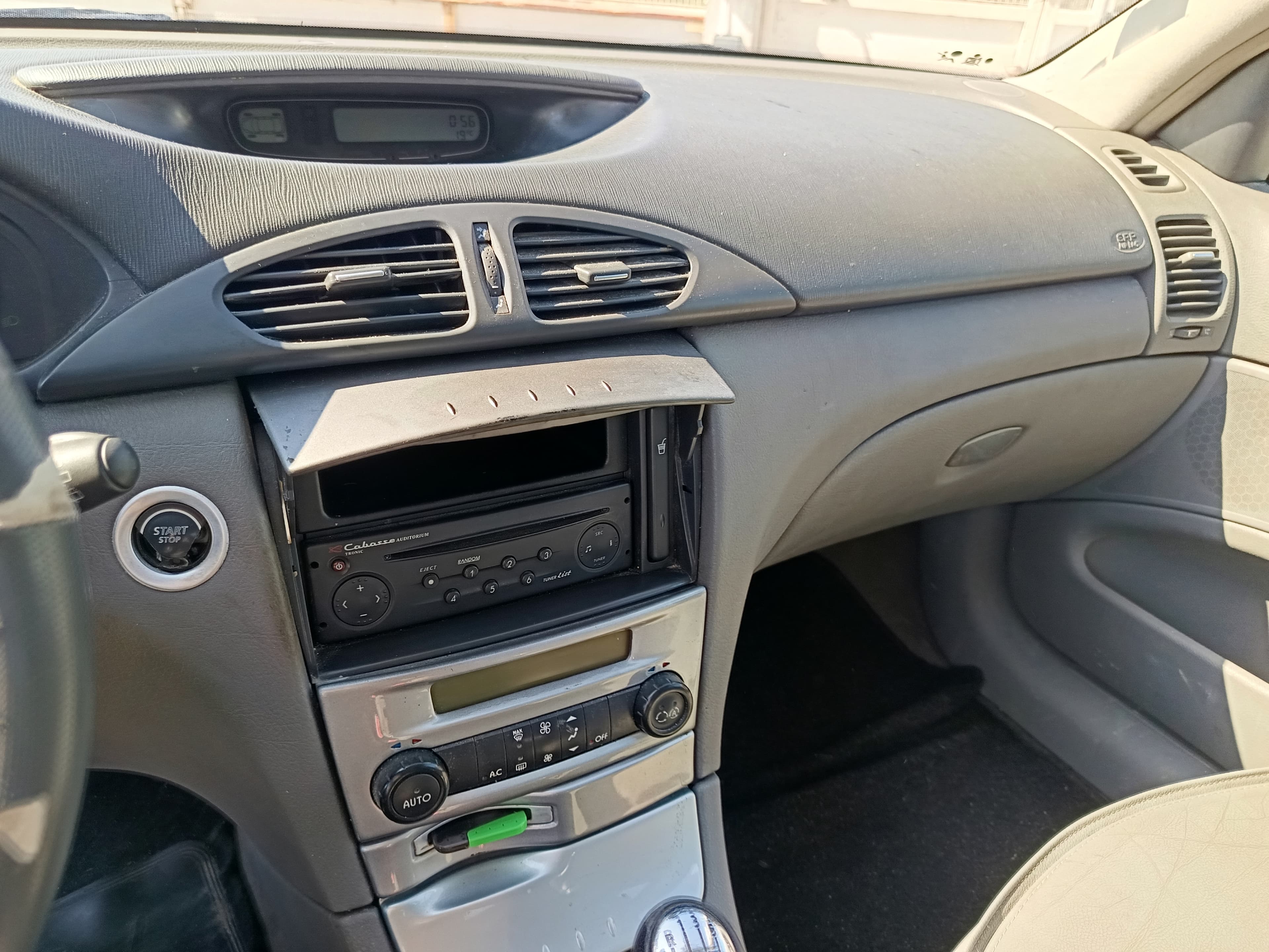 Renault Laguna · Ano 2002 — imagem 39
