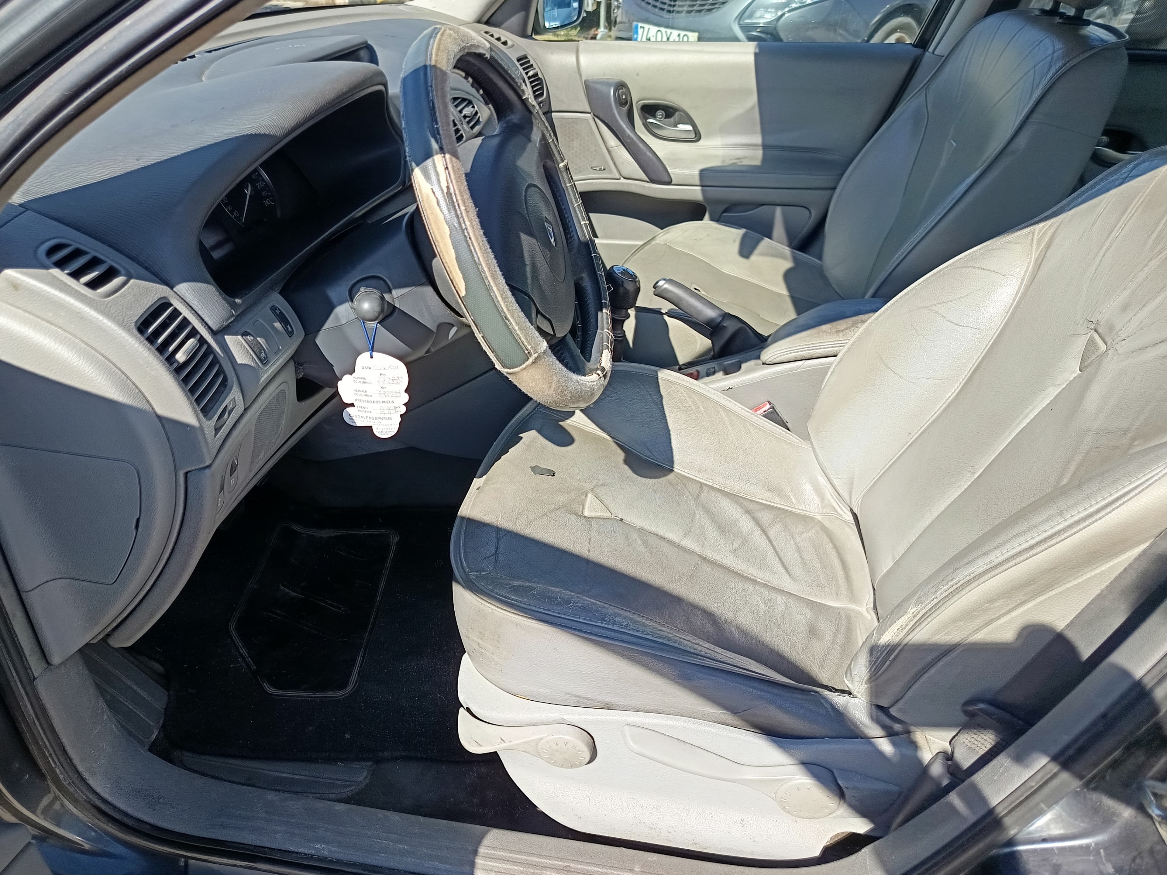 Renault Laguna · Ano 2002 — imagem 33