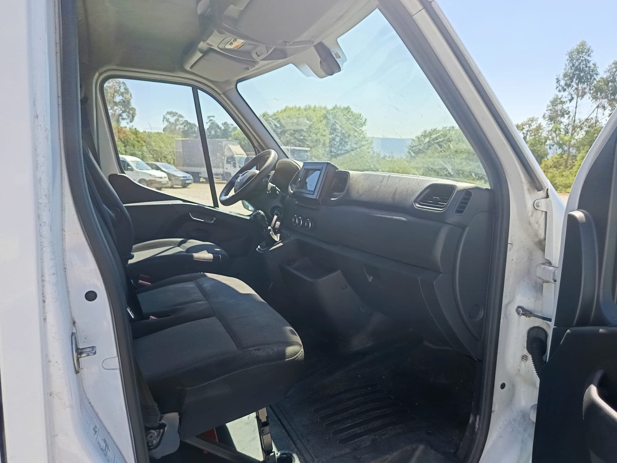 Renault Master · Ano 2021 — image 18