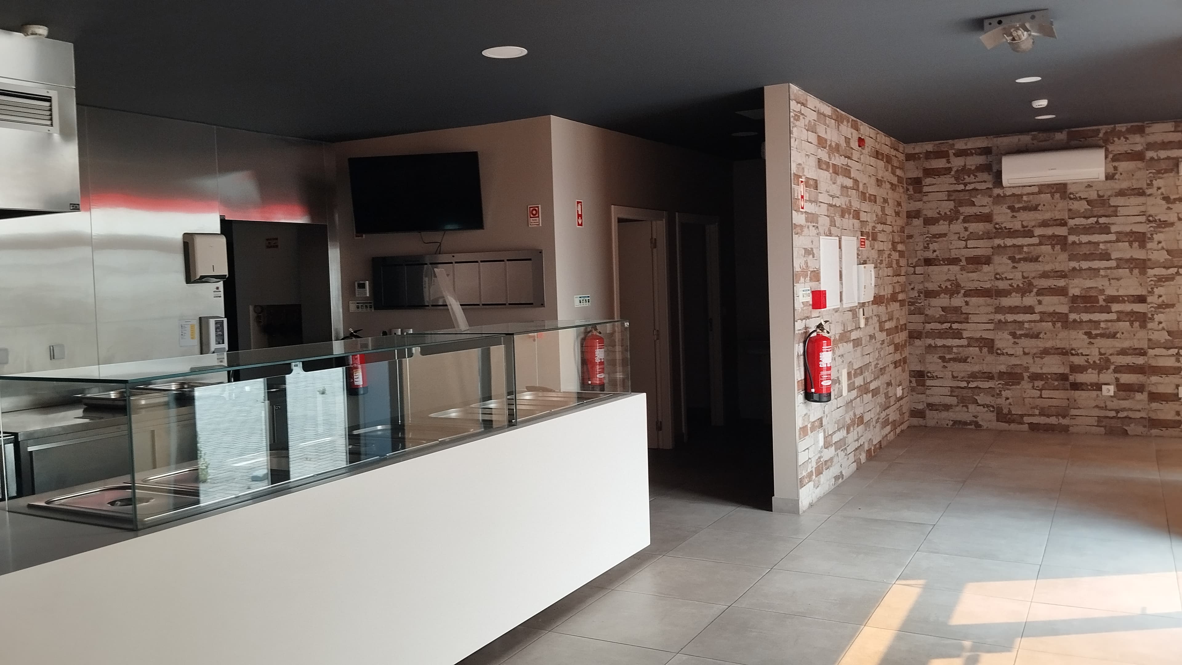 Estabelecimento Comercial com Recheio · Tortosendo, Covilhã — imagen 9