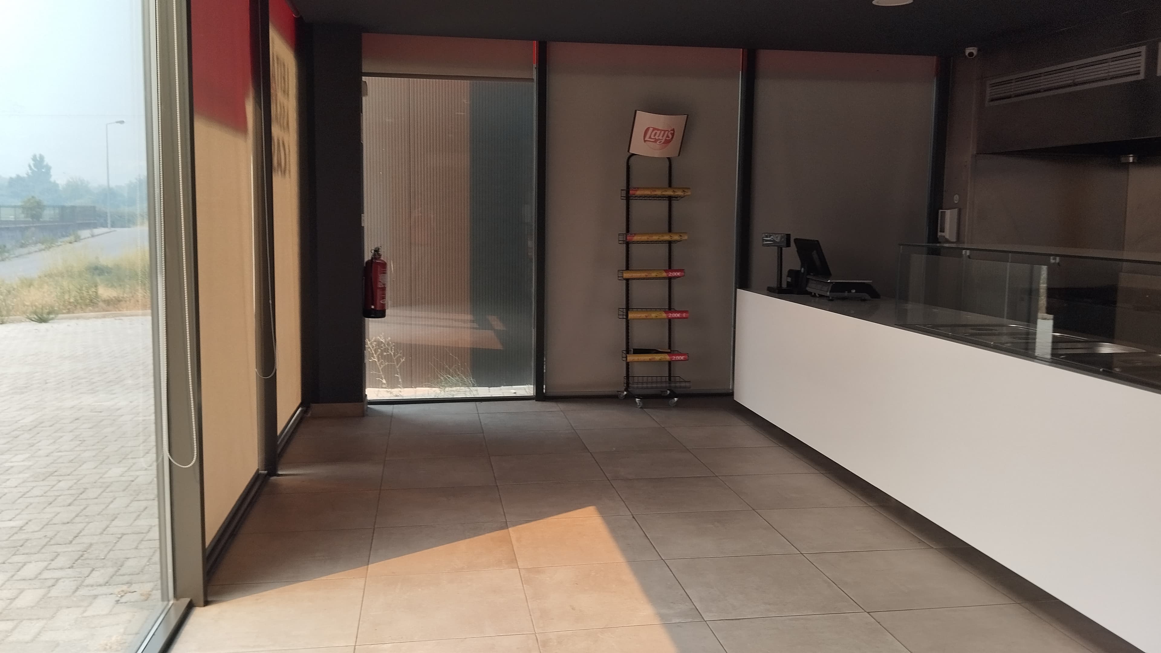 Estabelecimento Comercial com Recheio · Tortosendo, Covilhã — imagen 10