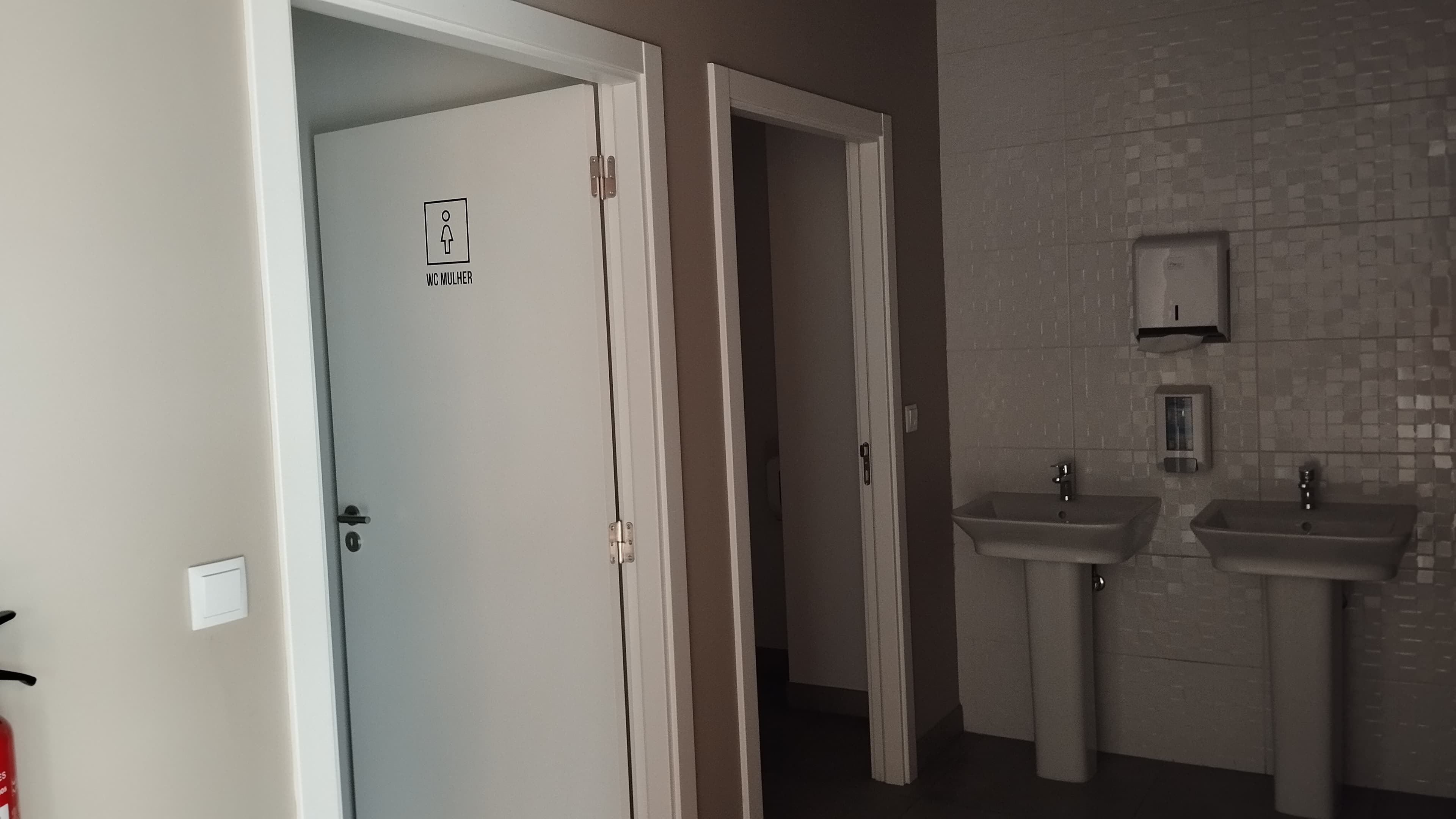 Estabelecimento Comercial com Recheio · Tortosendo, Covilhã — imagen 17