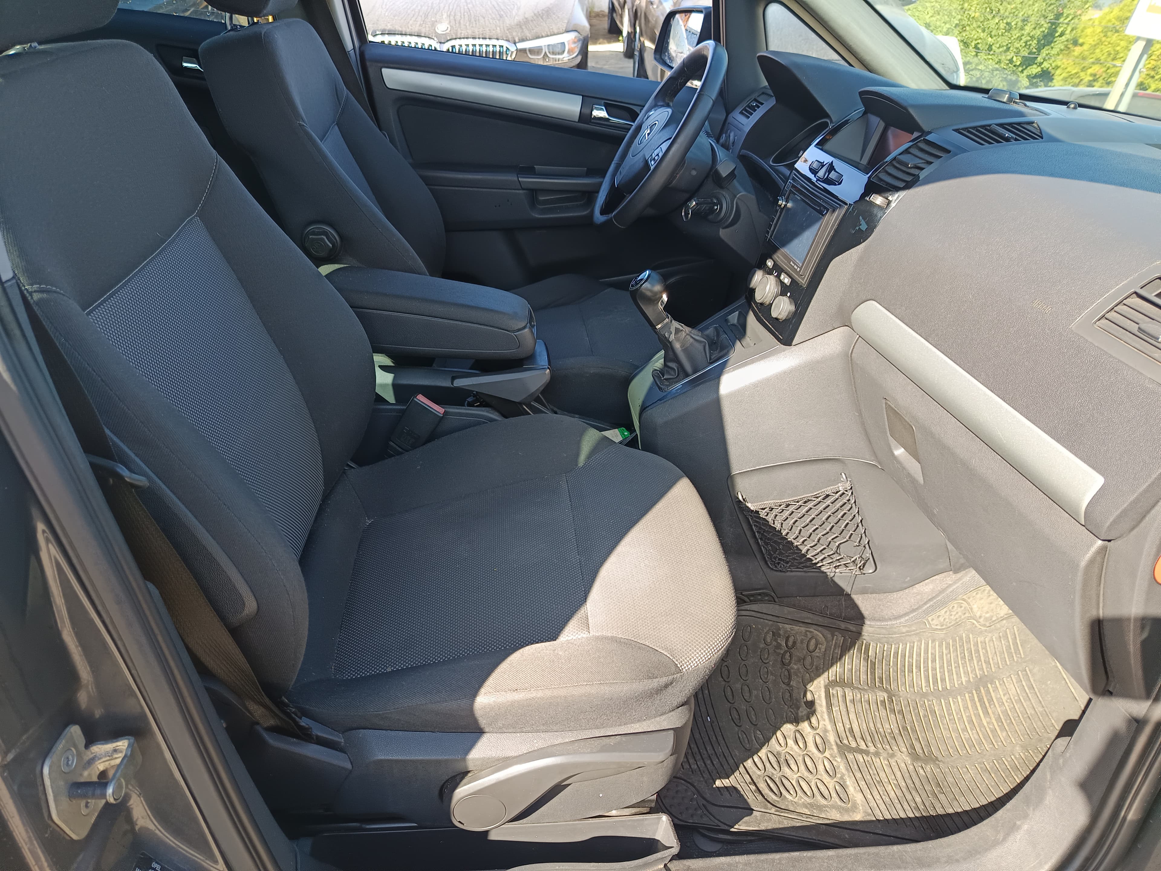 Opel Zafira · Ano 2011 — imagen 26