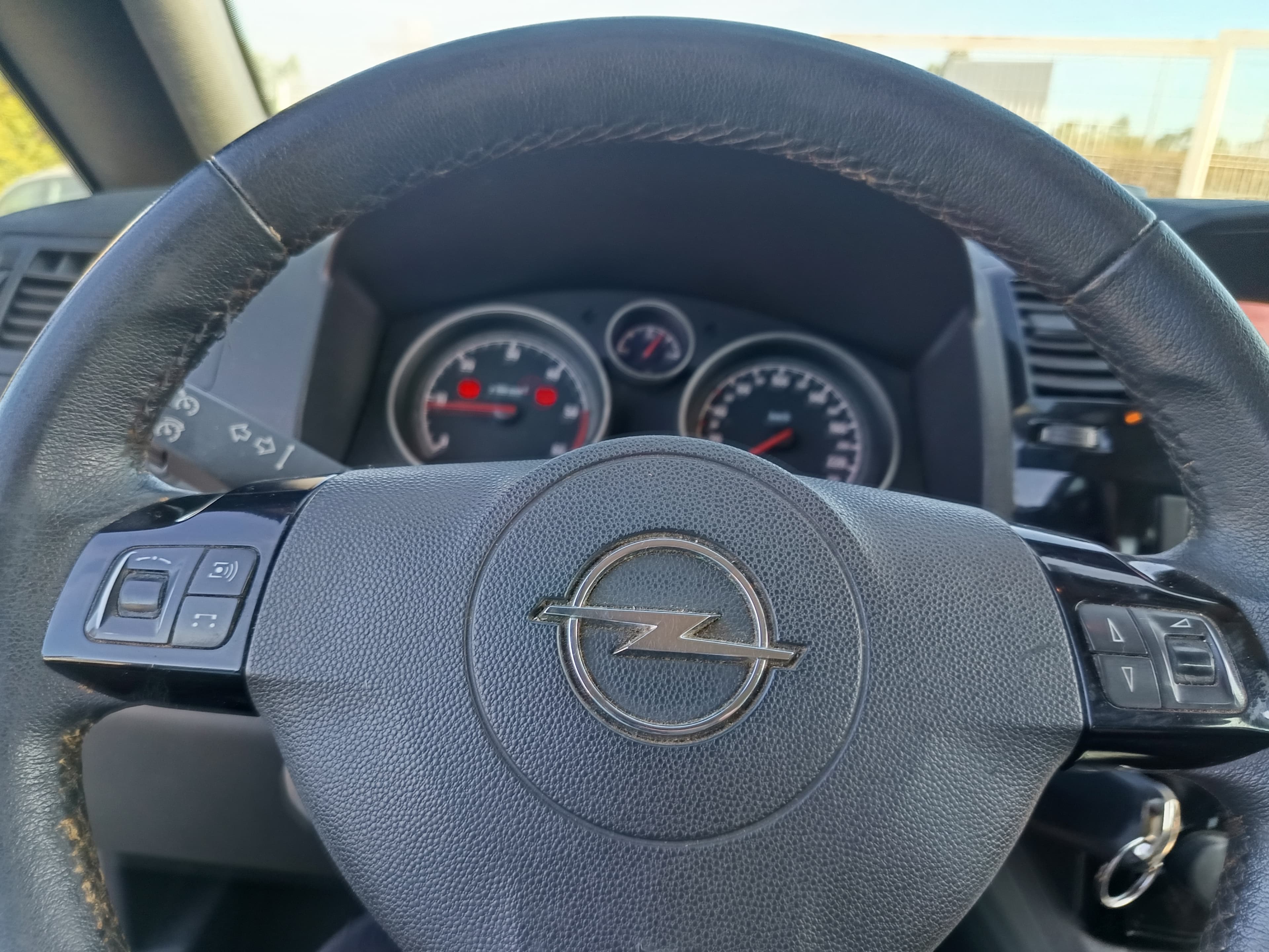 Opel Zafira · Ano 2011 — imagen 42