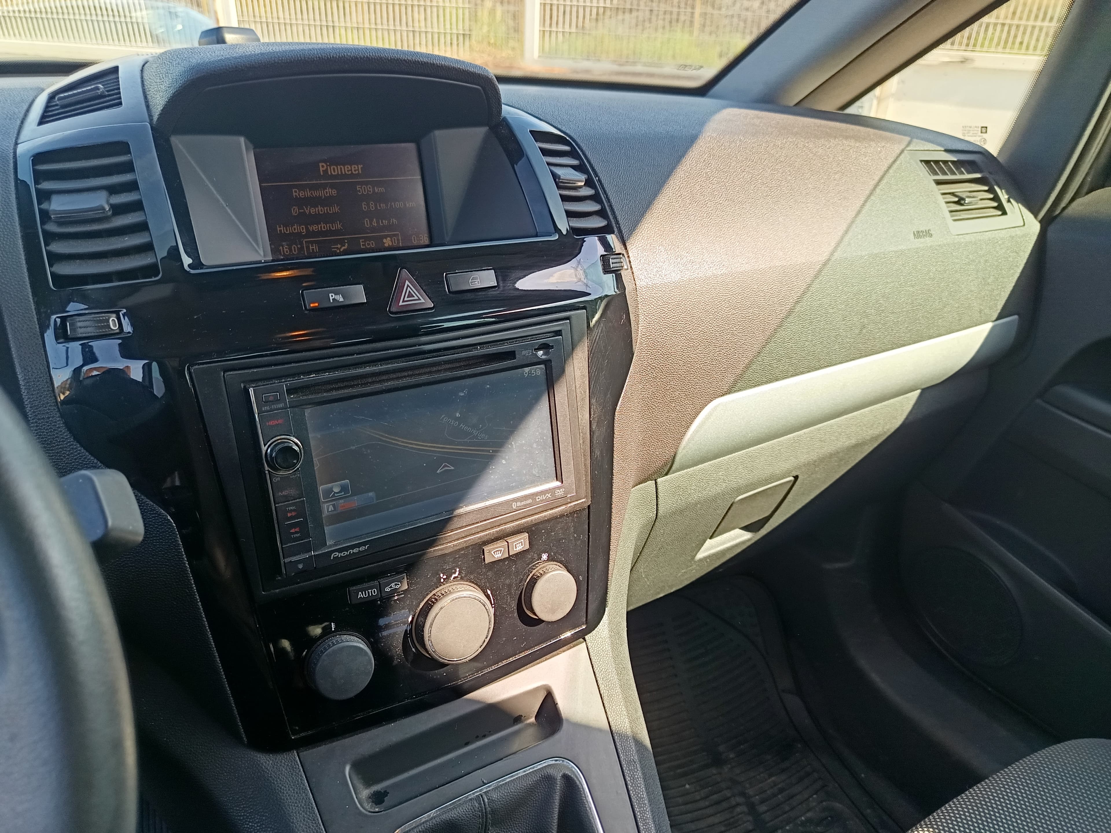 Opel Zafira · Ano 2011 — imagen 37