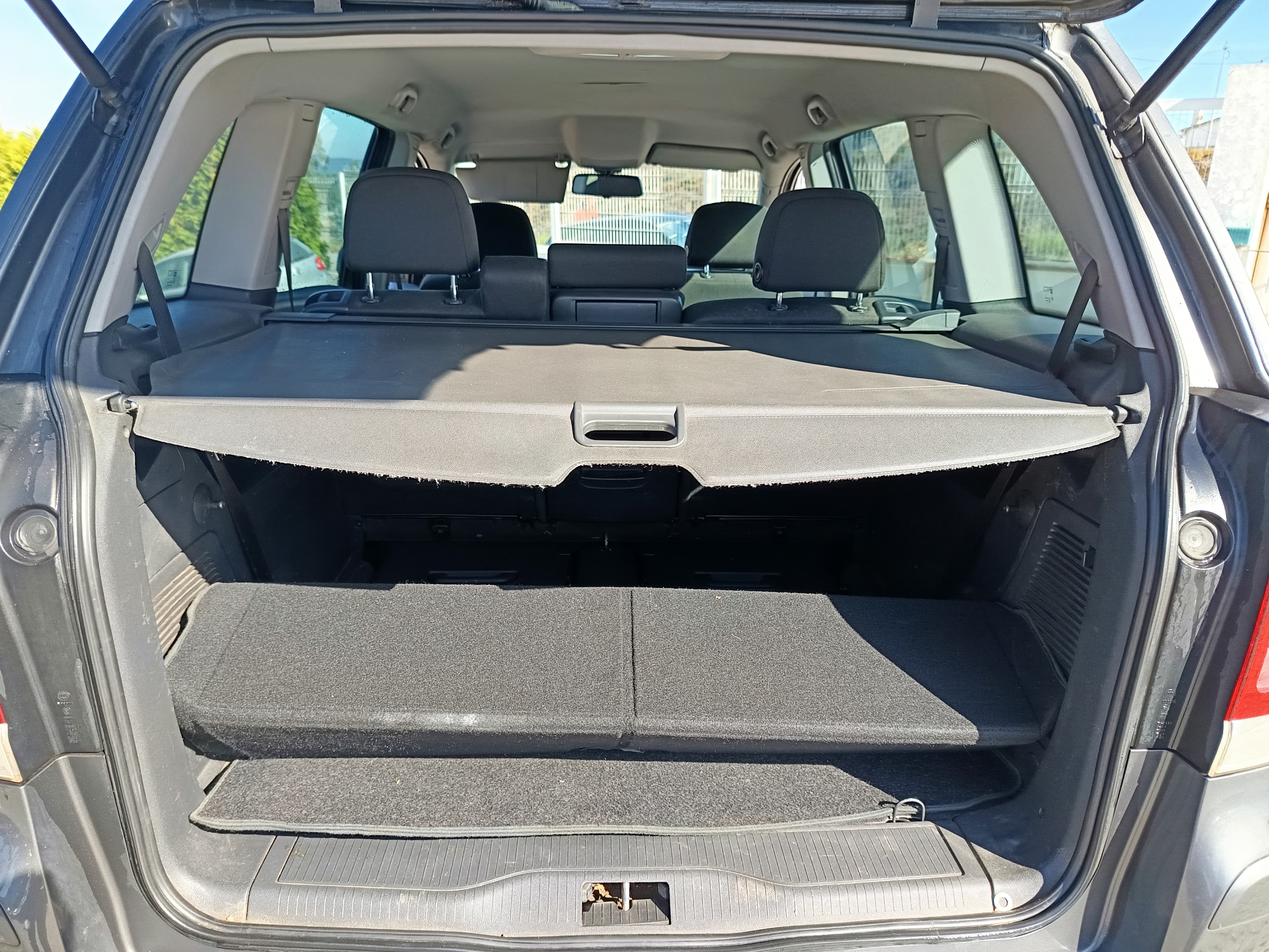 Opel Zafira · Ano 2011 — imagen 19