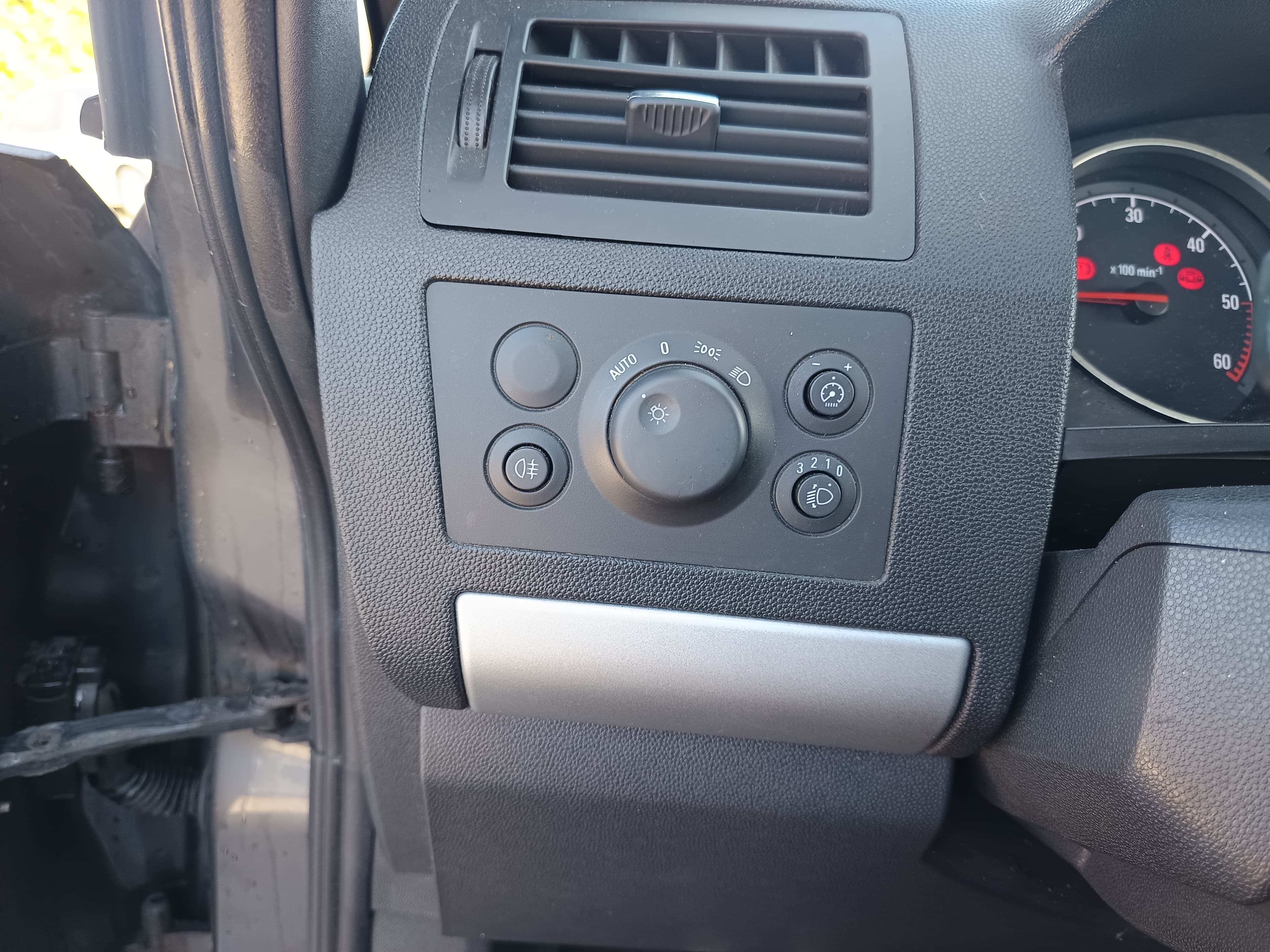 Opel Zafira · Ano 2011 — imagen 46