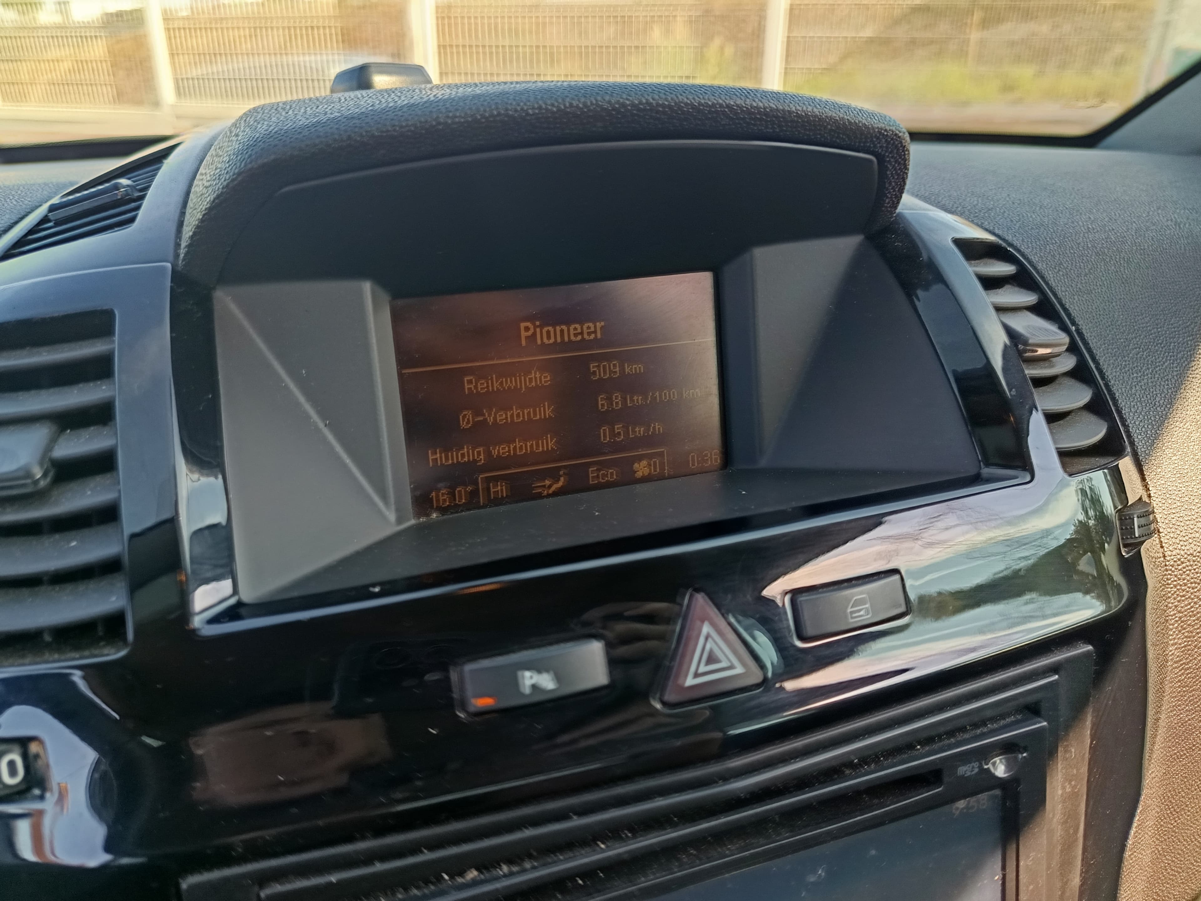 Opel Zafira · Ano 2011 — imagen 38
