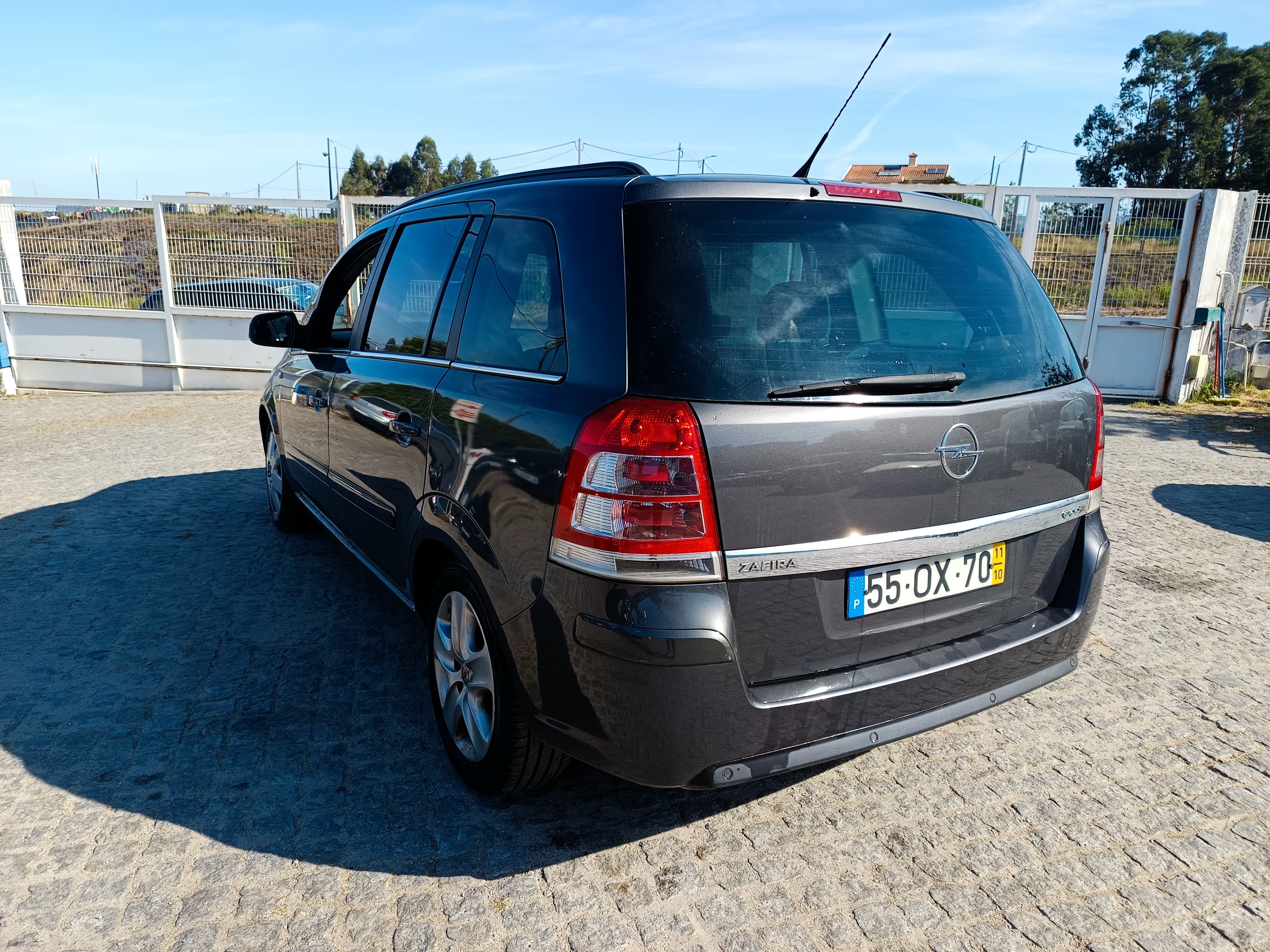 Opel Zafira · Ano 2011 — imagen 7