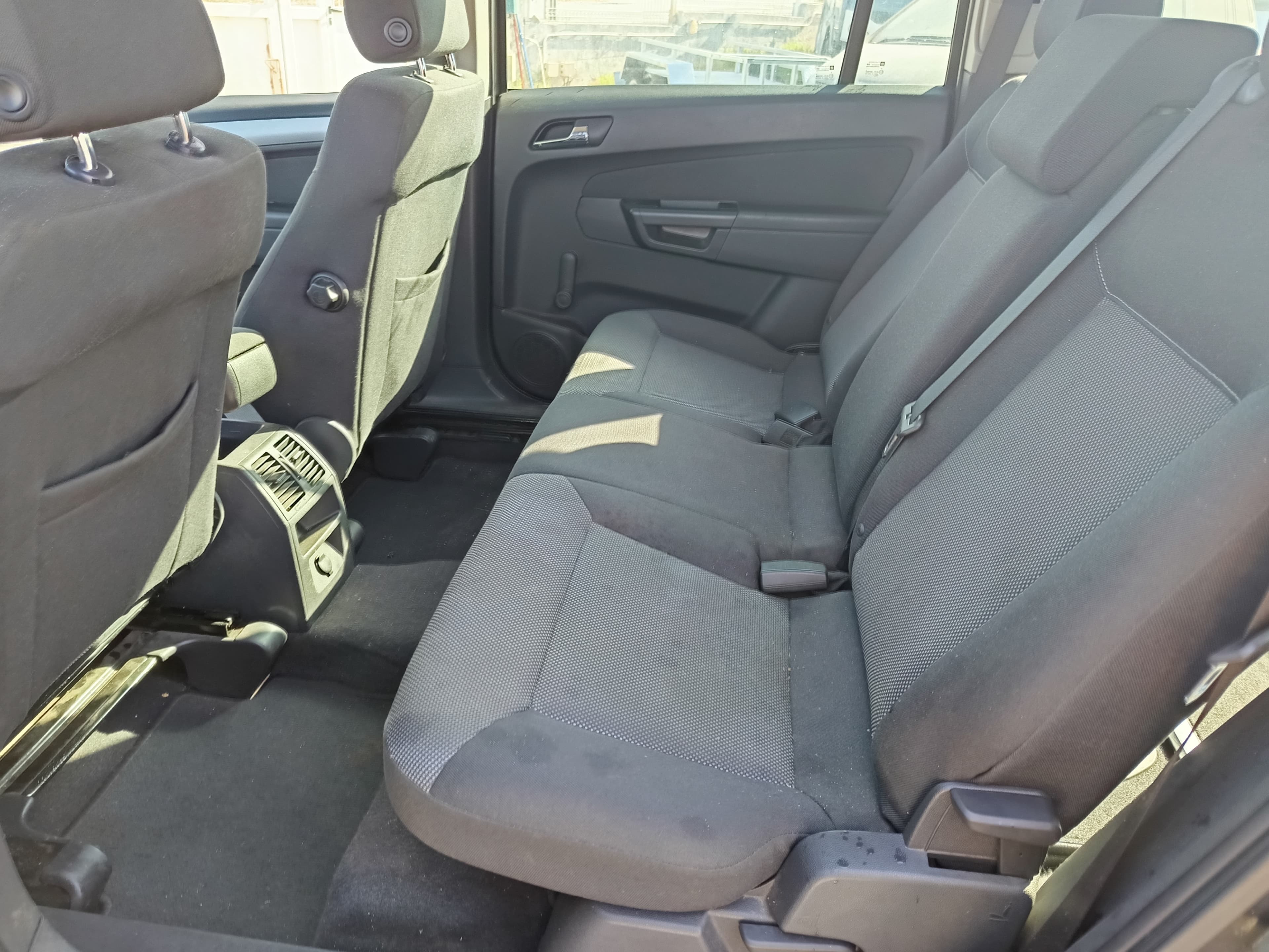 Opel Zafira · Ano 2011 — imagen 31