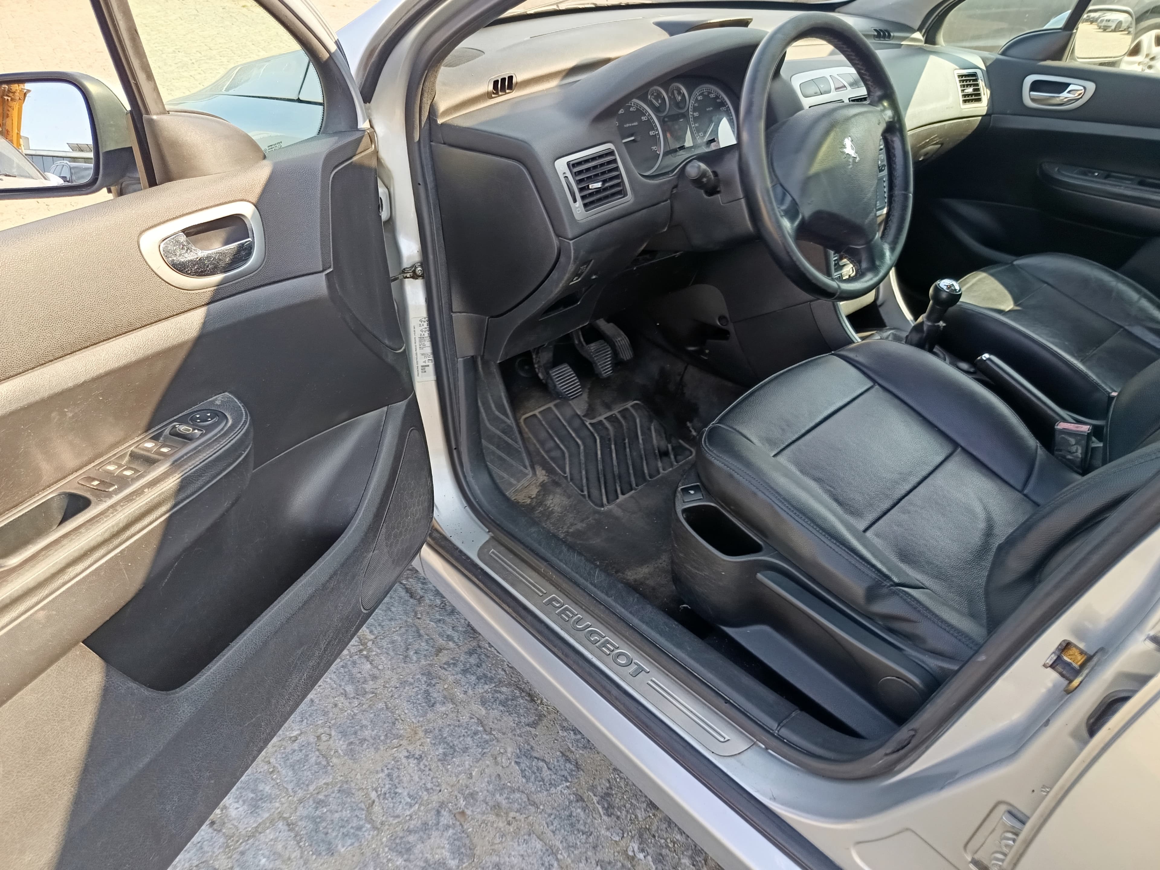 Peugeot 307 · Ano 2003 — image 31