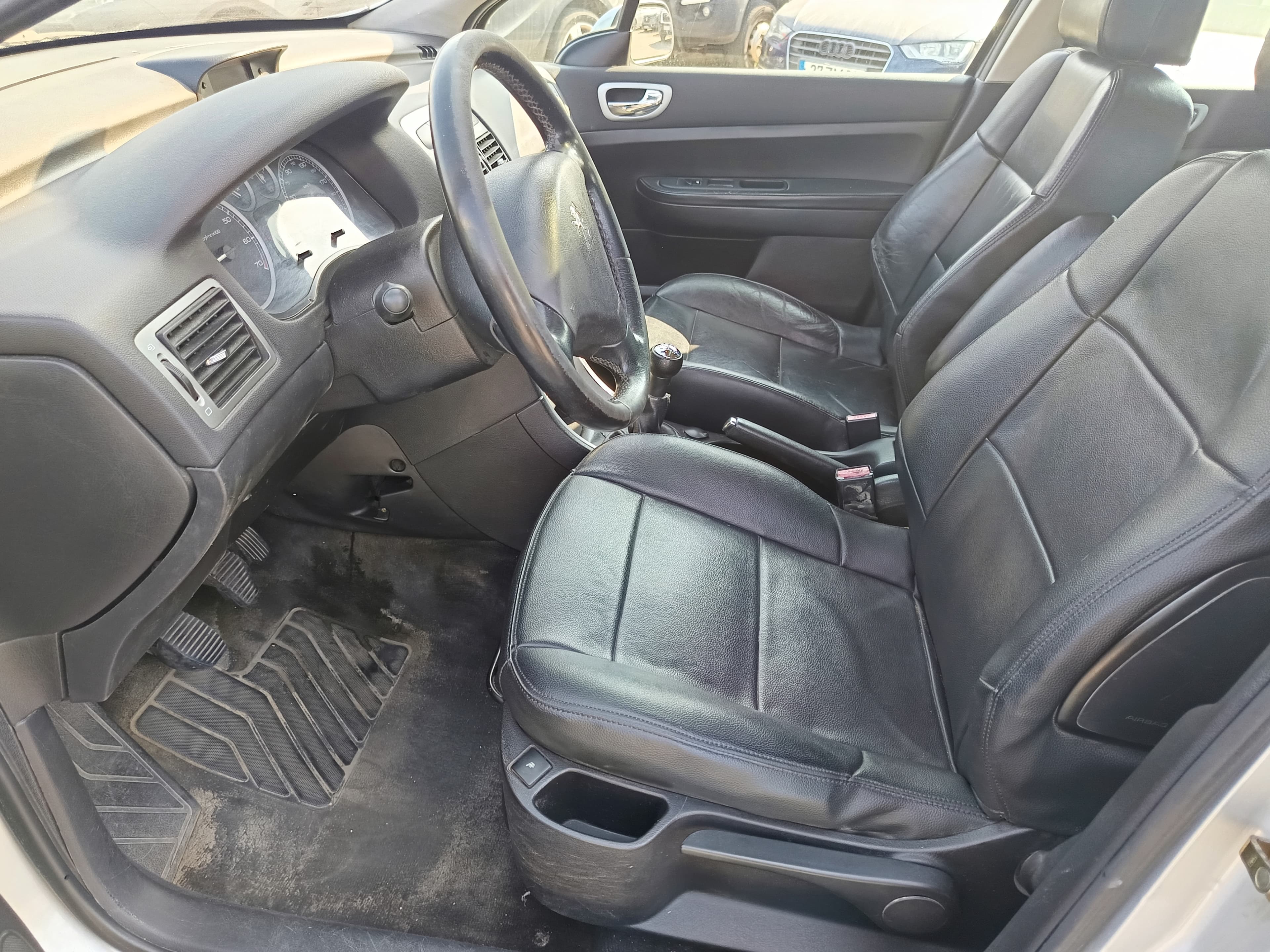 Peugeot 307 · Ano 2003 — image 33