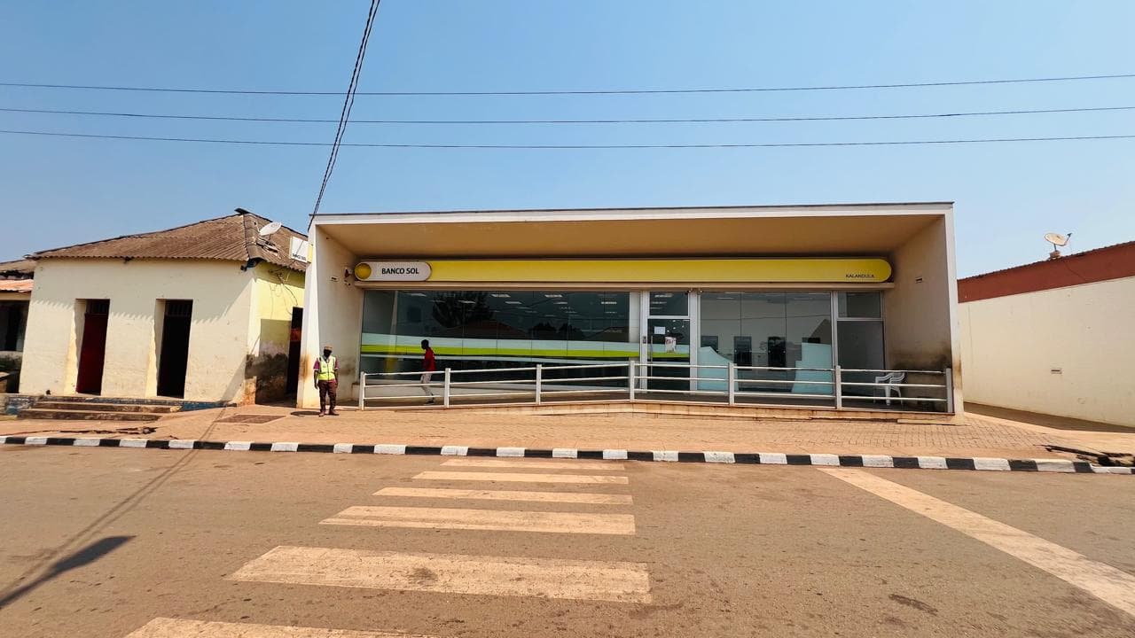 Espaço Comercial | Kalandula | Malange