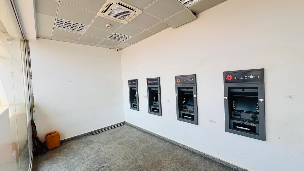 Espacio Comercial | Kalandula | Malange — imagen 11