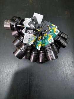 CONJUNTO 17 CHAVES DE IMPACTO 6 PONTOS DE 1/2" — image 1