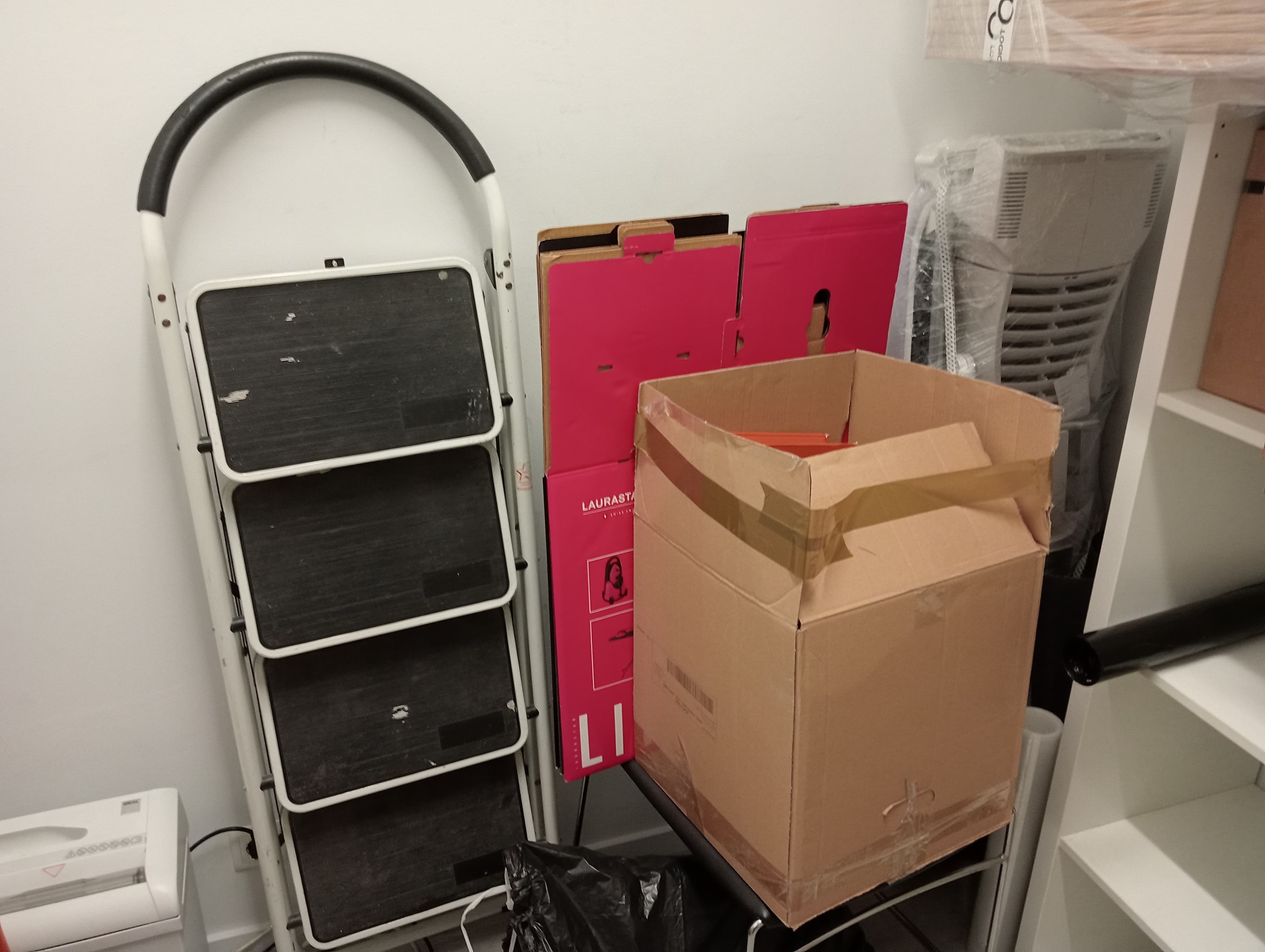 Mobiliário e Decoração · Equipamentos — imagem 16