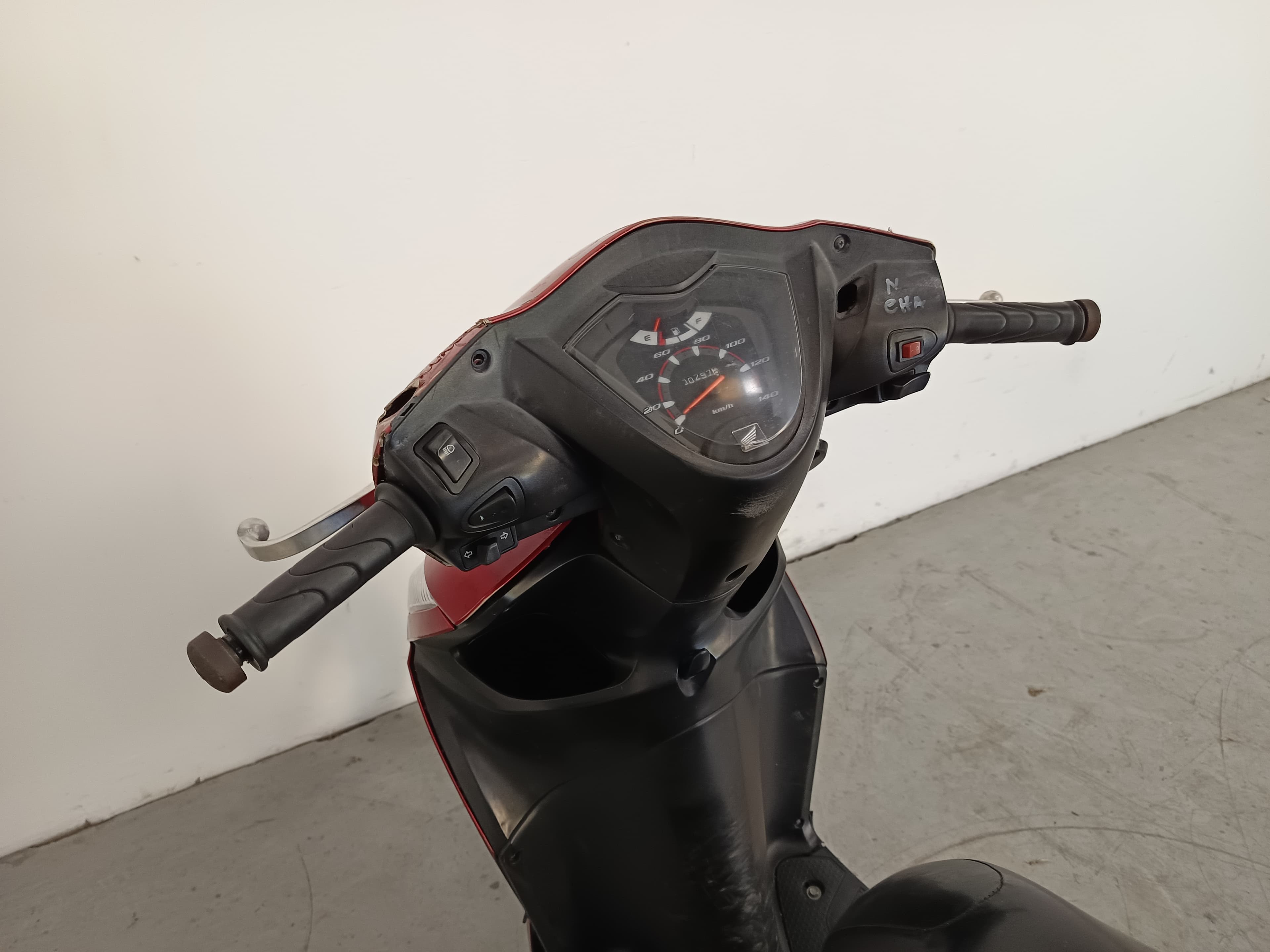 HONDA Vision NSC 110 · Ano 2013 — imagen 7