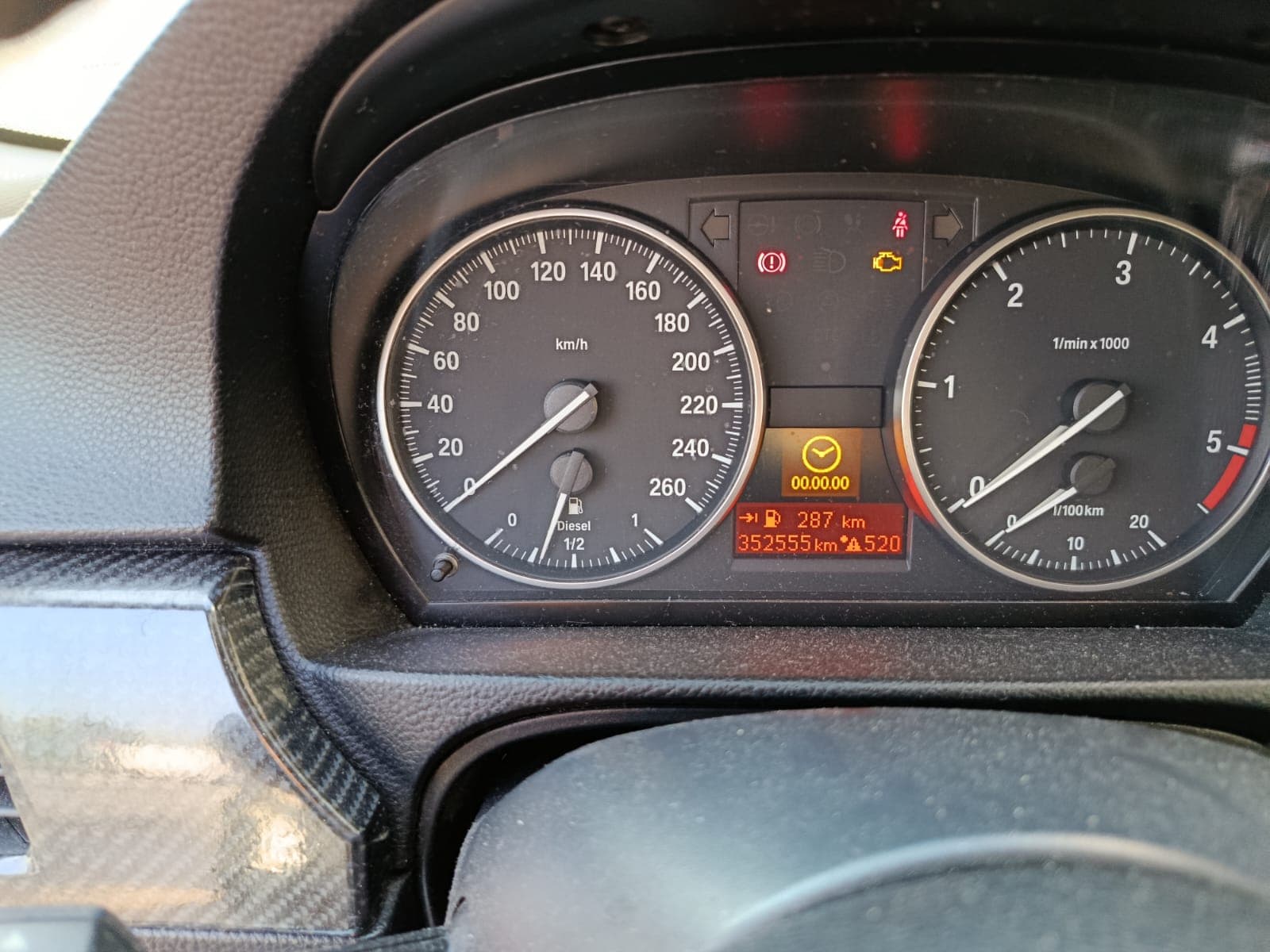 BMW 318 d · Ano 2008 — imagem 12